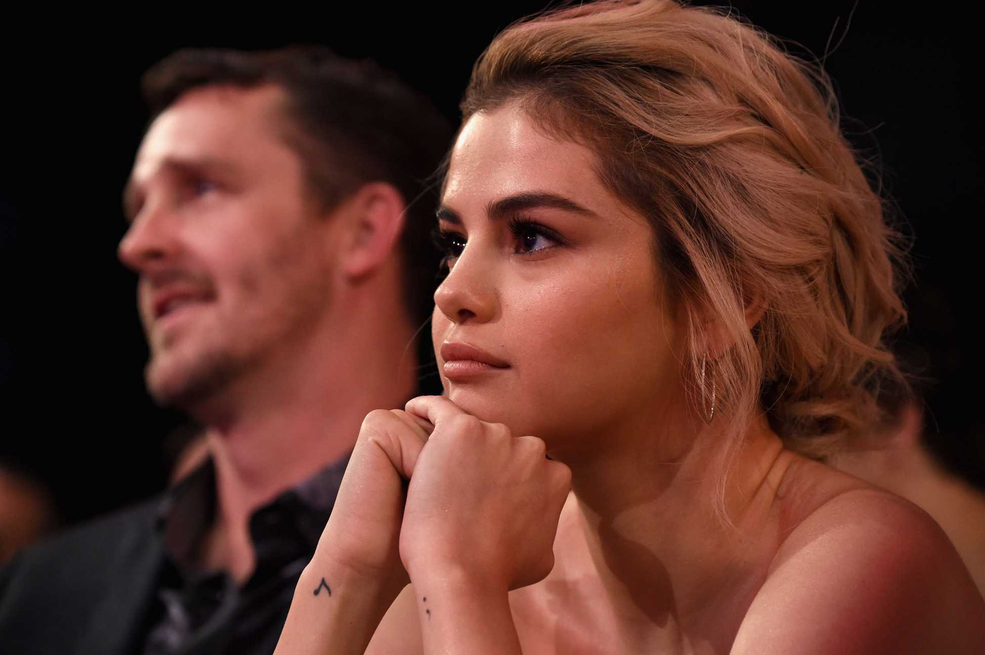 Selena_Gomez_-_Billboard_Women_in_Music_5BAudience5D_on_November_30-03.jpg
