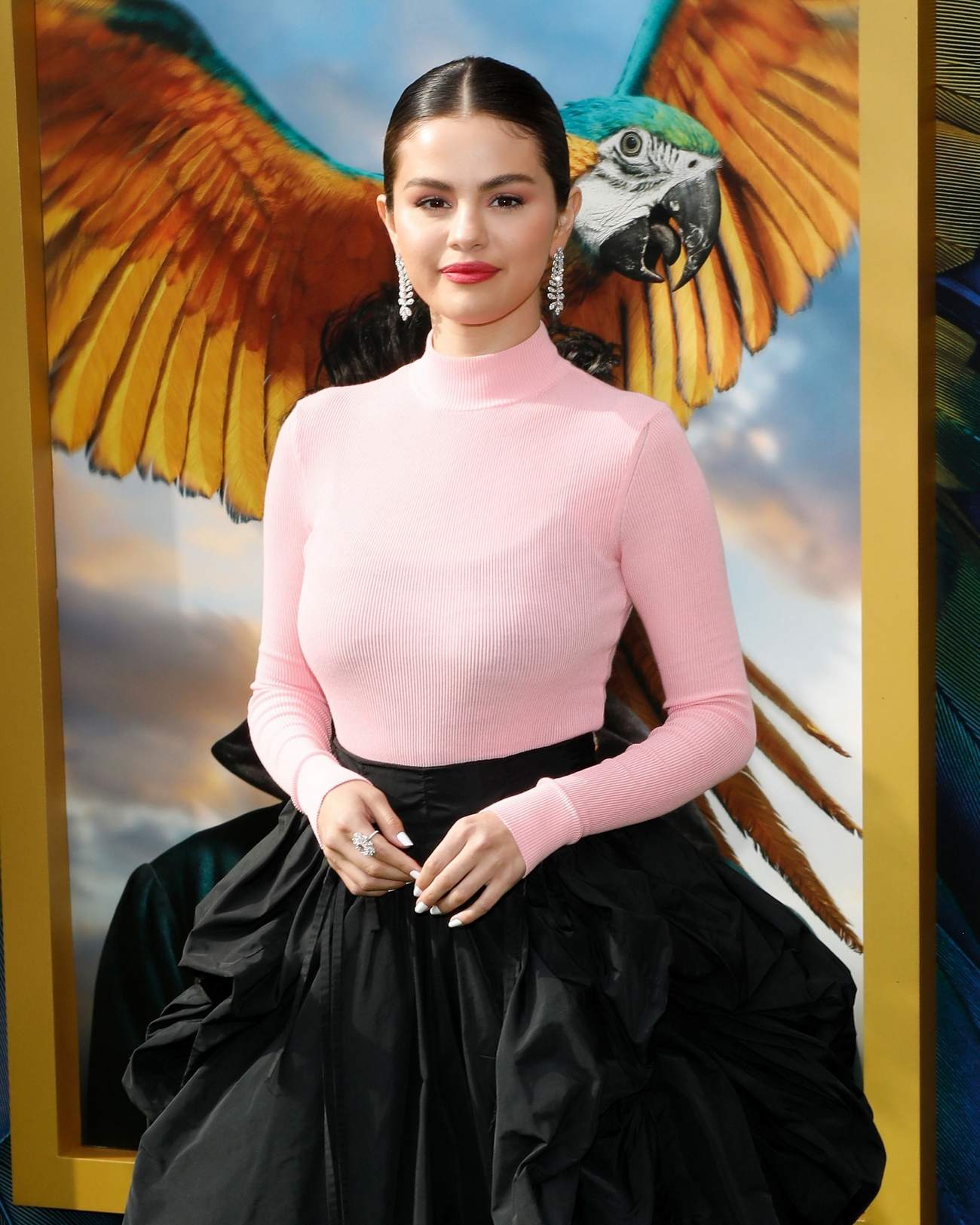 Selena_Gomez_-_Dolittle_Premiere_in_Westwood2C_CA__0111202-01.jpg
