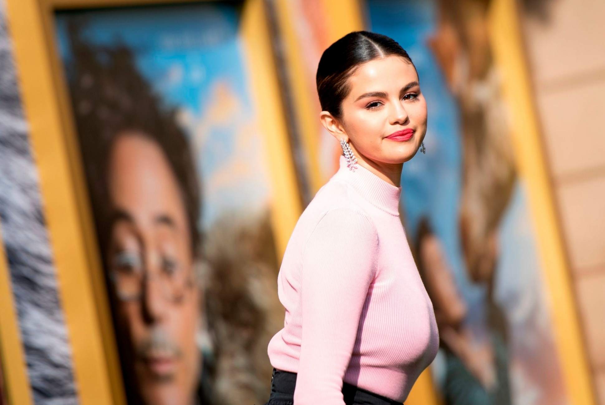 Selena_Gomez_-_Dolittle_Premiere_in_Westwood2C_CA__0111202-05.jpg