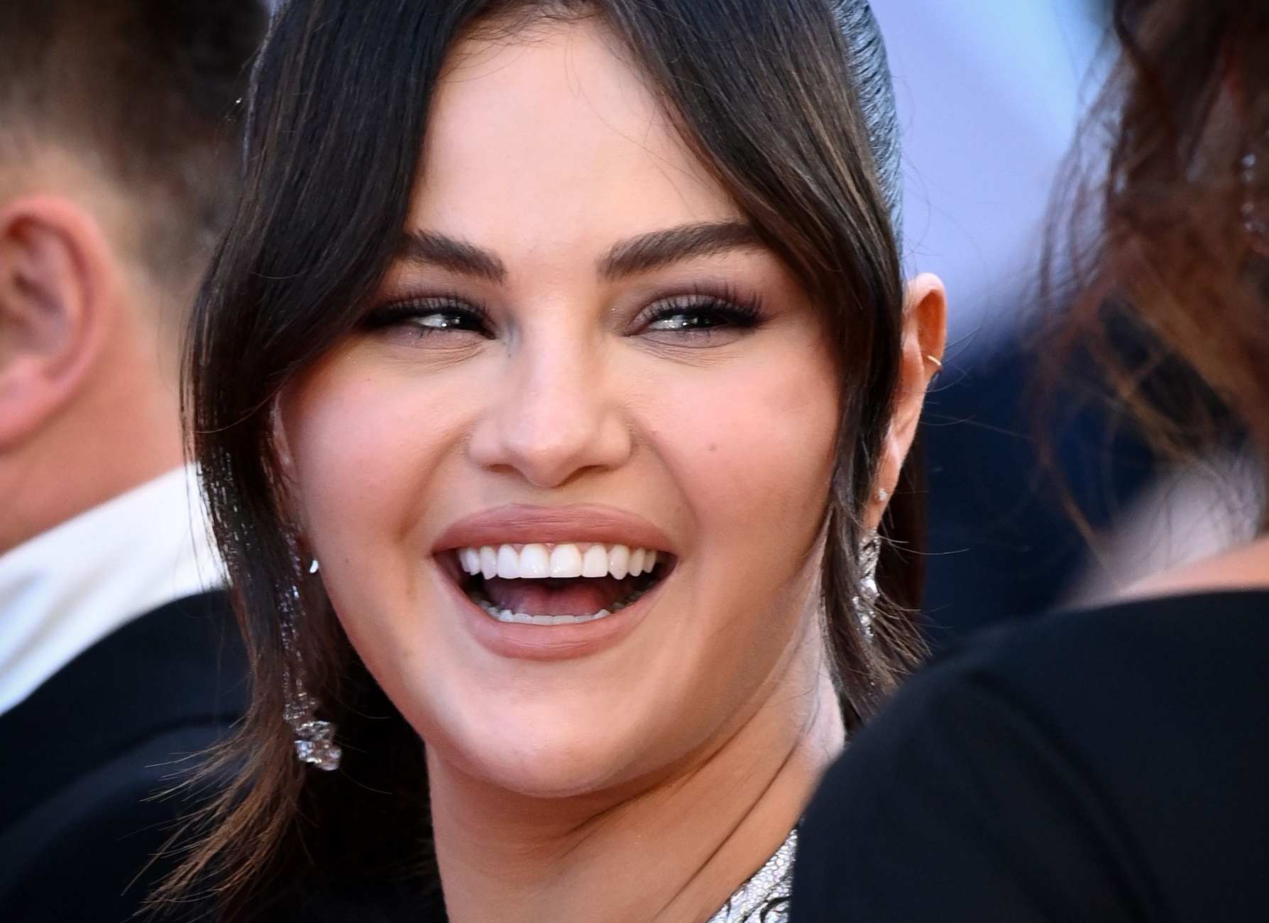Selena_Gomez_-_Emilia_Perez_Premiere_at_the_77th_annual_Cannes_Film_Festival_on_May_18_104.jpg