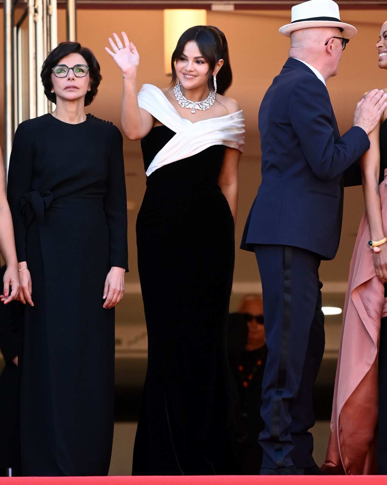 Selena_Gomez_-_Emilia_Perez_Premiere_at_the_77th_annual_Cannes_Film_Festival_on_May_18_112.jpg