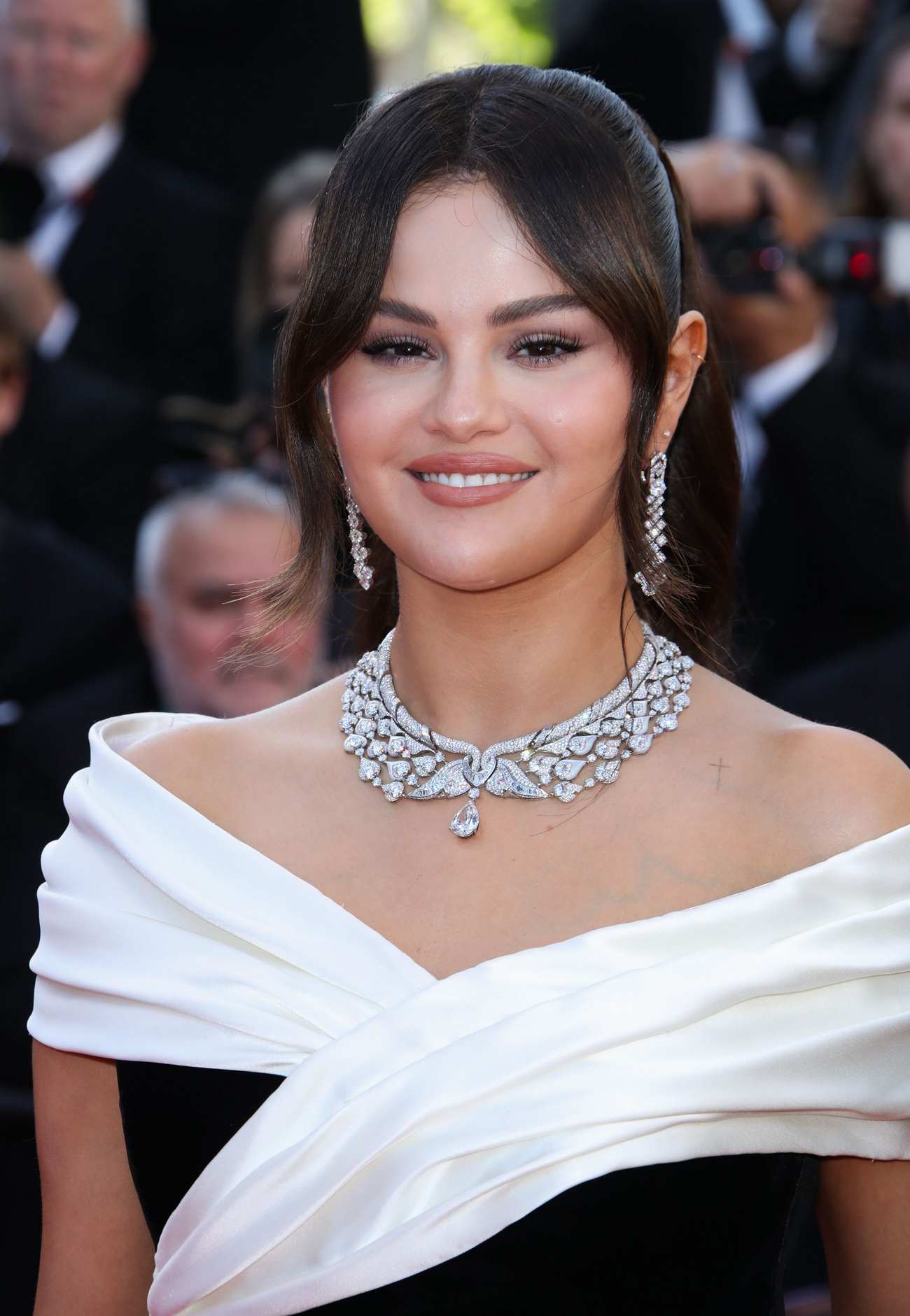 Selena_Gomez_-_Emilia_Perez_Premiere_at_the_77th_annual_Cannes_Film_Festival_on_May_18_118.jpg