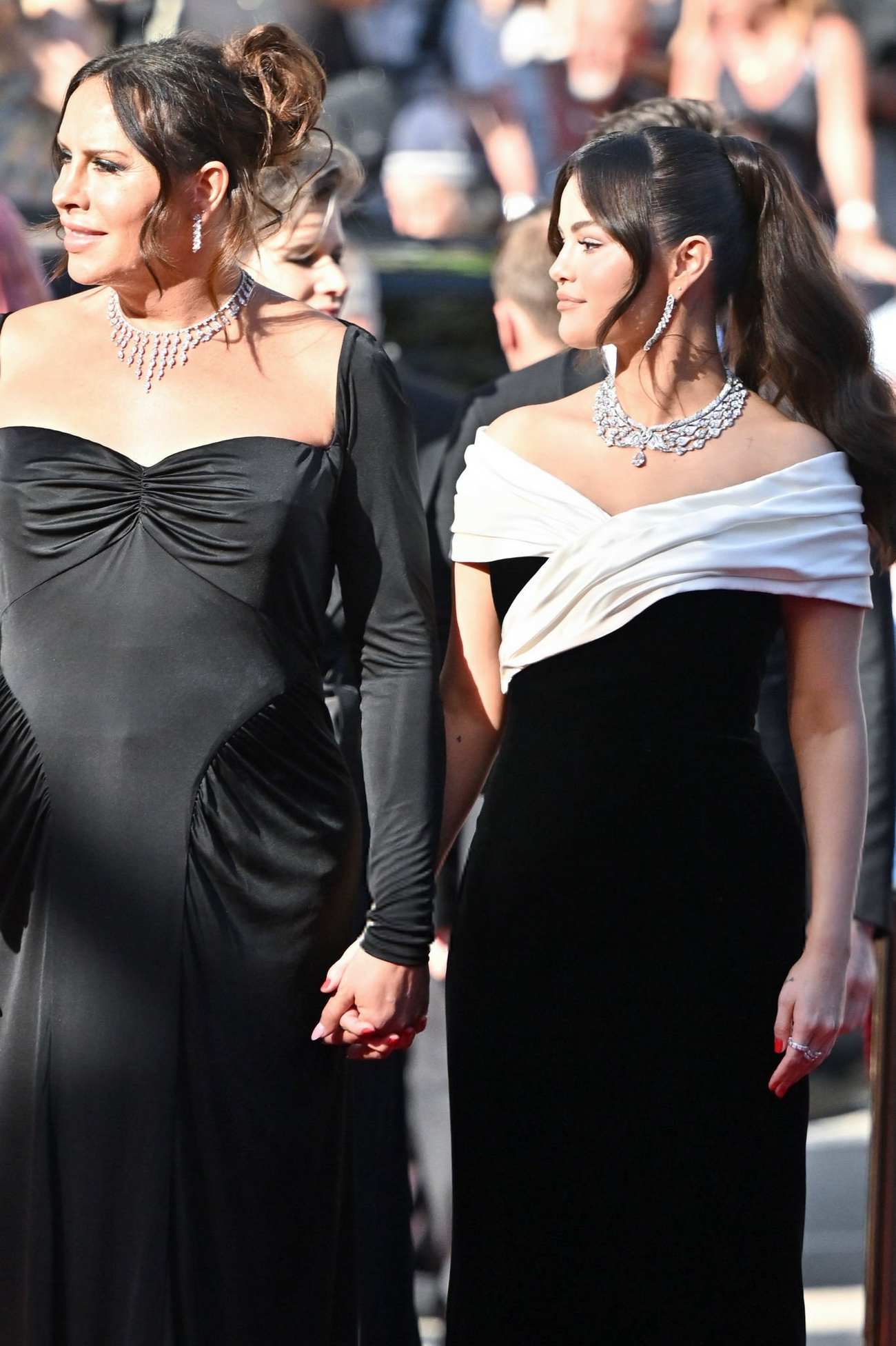 Selena_Gomez_-_Emilia_Perez_Premiere_at_the_77th_annual_Cannes_Film_Festival_on_May_18_21.jpg