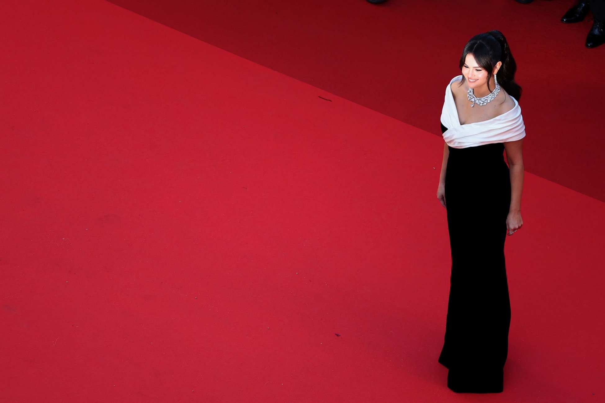 Selena_Gomez_-_Emilia_Perez_Premiere_at_the_77th_annual_Cannes_Film_Festival_on_May_18_41.jpg