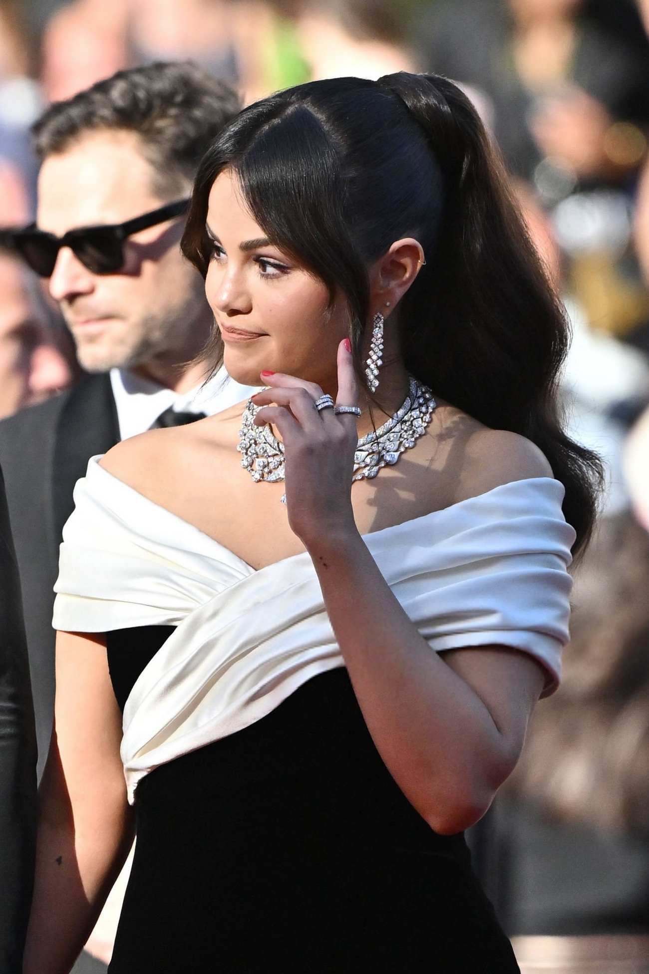 Selena_Gomez_-_Emilia_Perez_Premiere_at_the_77th_annual_Cannes_Film_Festival_on_May_18_43.jpg
