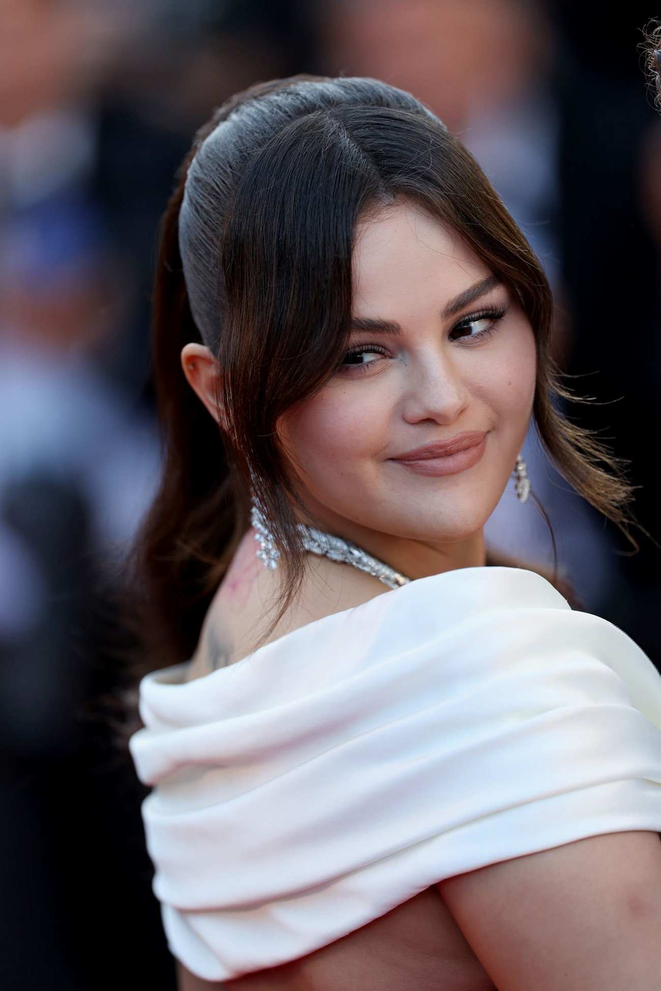 Selena_Gomez_-_Emilia_Perez_Premiere_at_the_77th_annual_Cannes_Film_Festival_on_May_18_60.jpg