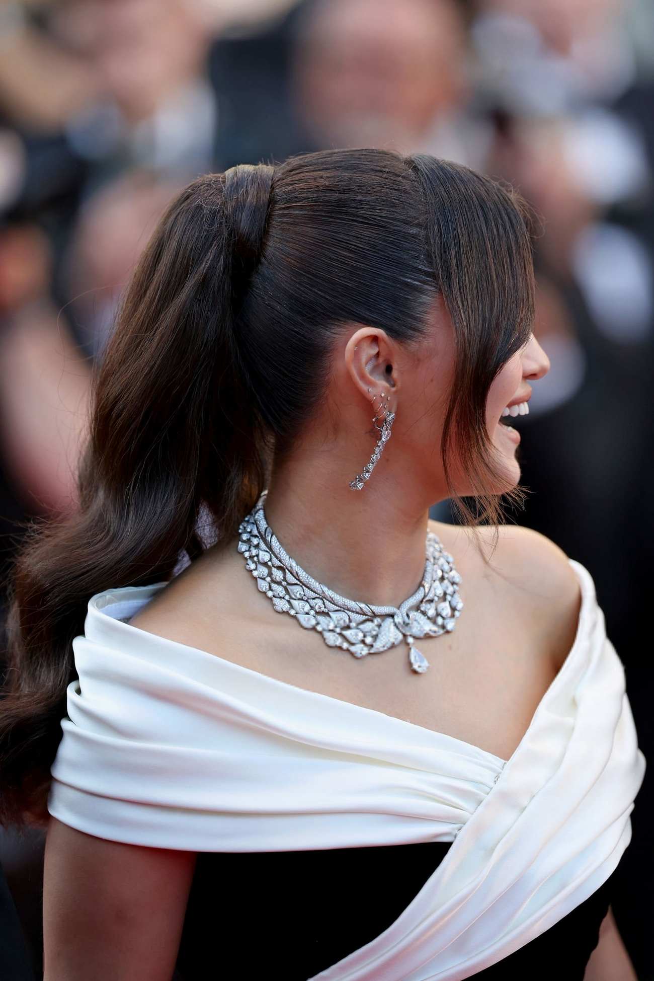 Selena_Gomez_-_Emilia_Perez_Premiere_at_the_77th_annual_Cannes_Film_Festival_on_May_18_63.jpg