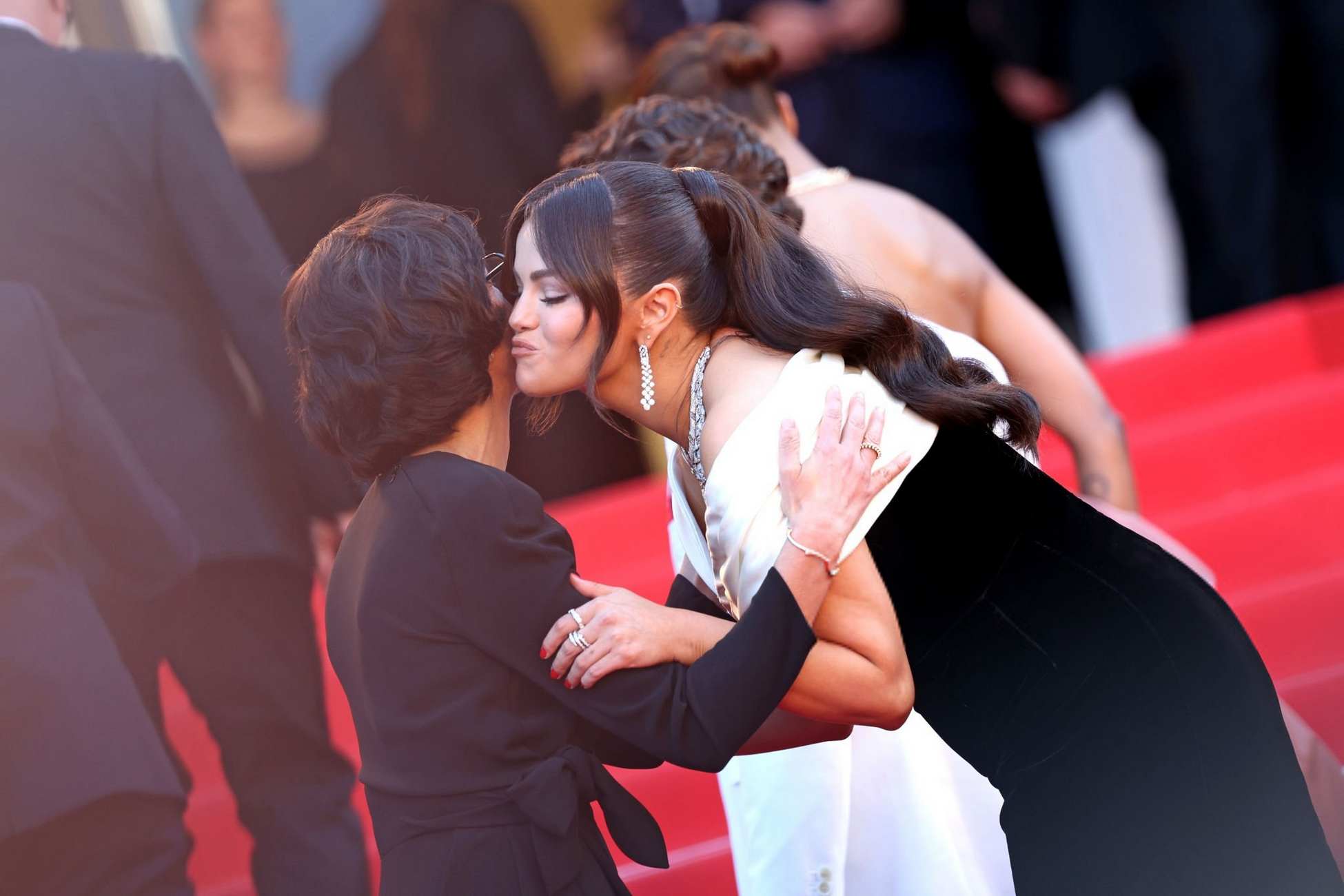 Selena_Gomez_-_Emilia_Perez_Premiere_at_the_77th_annual_Cannes_Film_Festival_on_May_18_70.jpg