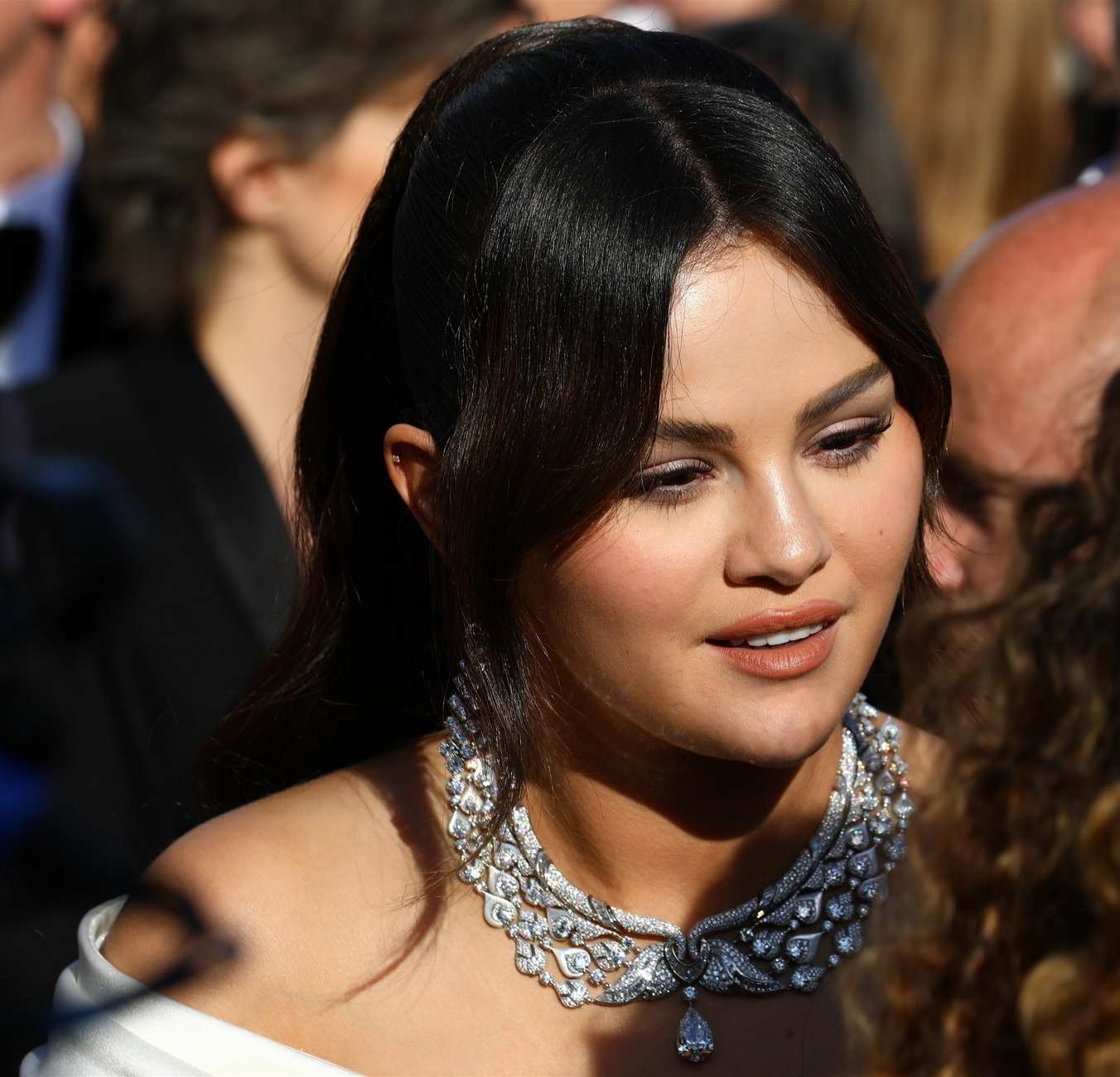 Selena_Gomez_-_Emilia_Perez_Premiere_at_the_77th_annual_Cannes_Film_Festival_on_May_18_83.jpg