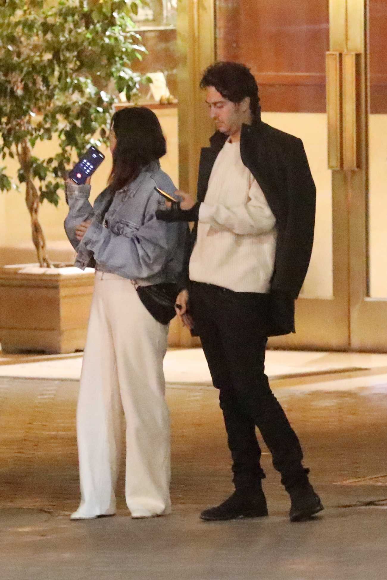 Selena_Gomez_-_Enjoying_a_night_out_at_the_Sunset_Tower_in_West_Hollywood_July_42C_202230.jpg