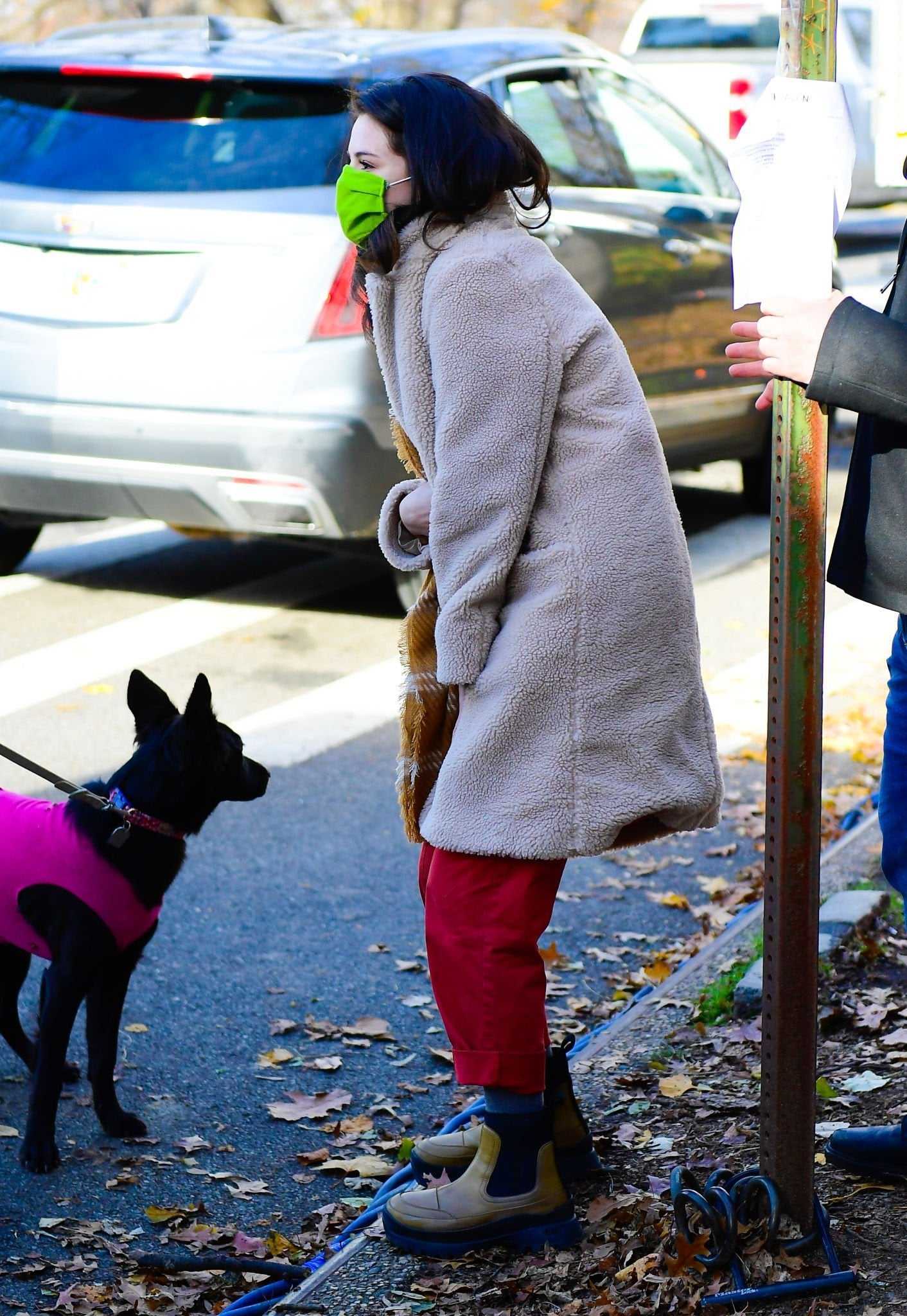 Selena_Gomez_-_Filming_Only_Murders_In_The_Building_in_New_York_City_28December_72C_202029-16.jpg