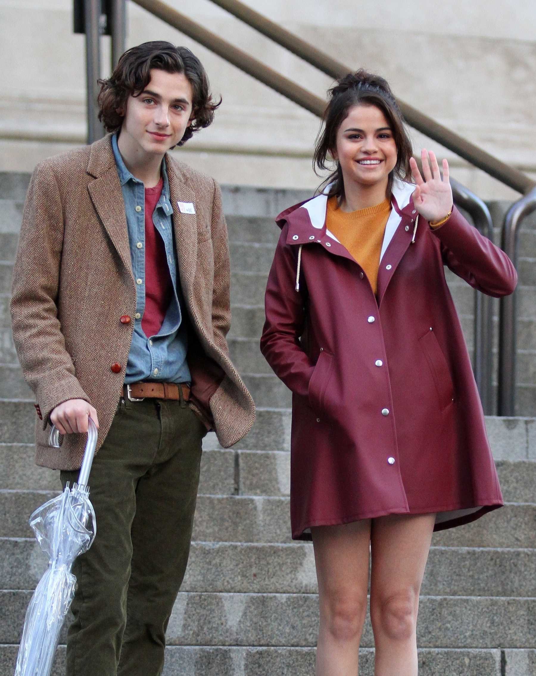 Selena_Gomez_-_Filming_Woody_Allen_film_in_NYC_on_October_4-03.jpg