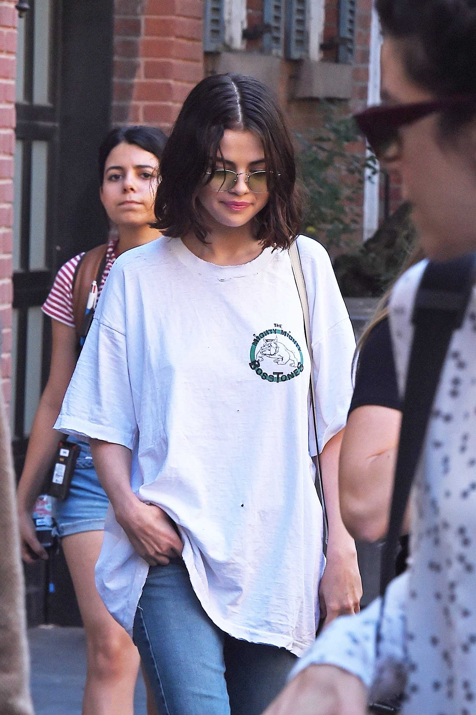 Selena_Gomez_-_Filming_Woody_Allen_film_in_NYC_on_September_22-12.jpg