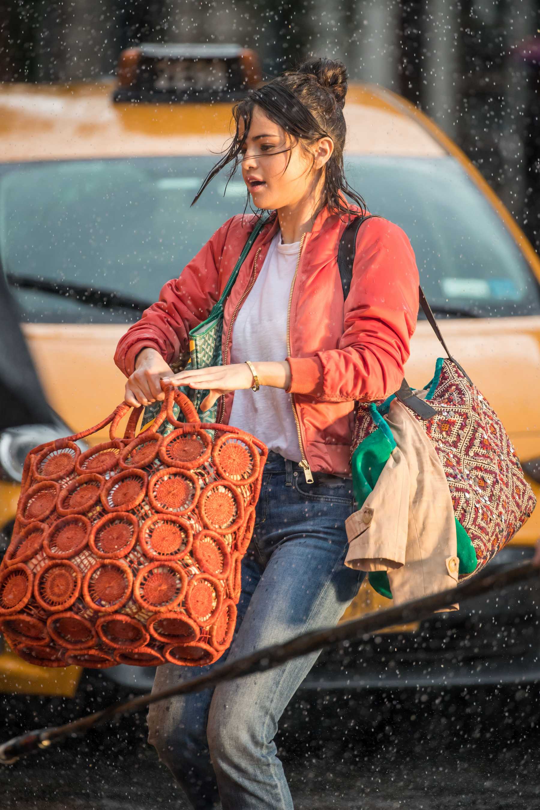 Selena_Gomez_-_Filming_Woody_Allen_film_with_her_puppy_in_NYC_on_September_19-34.jpg