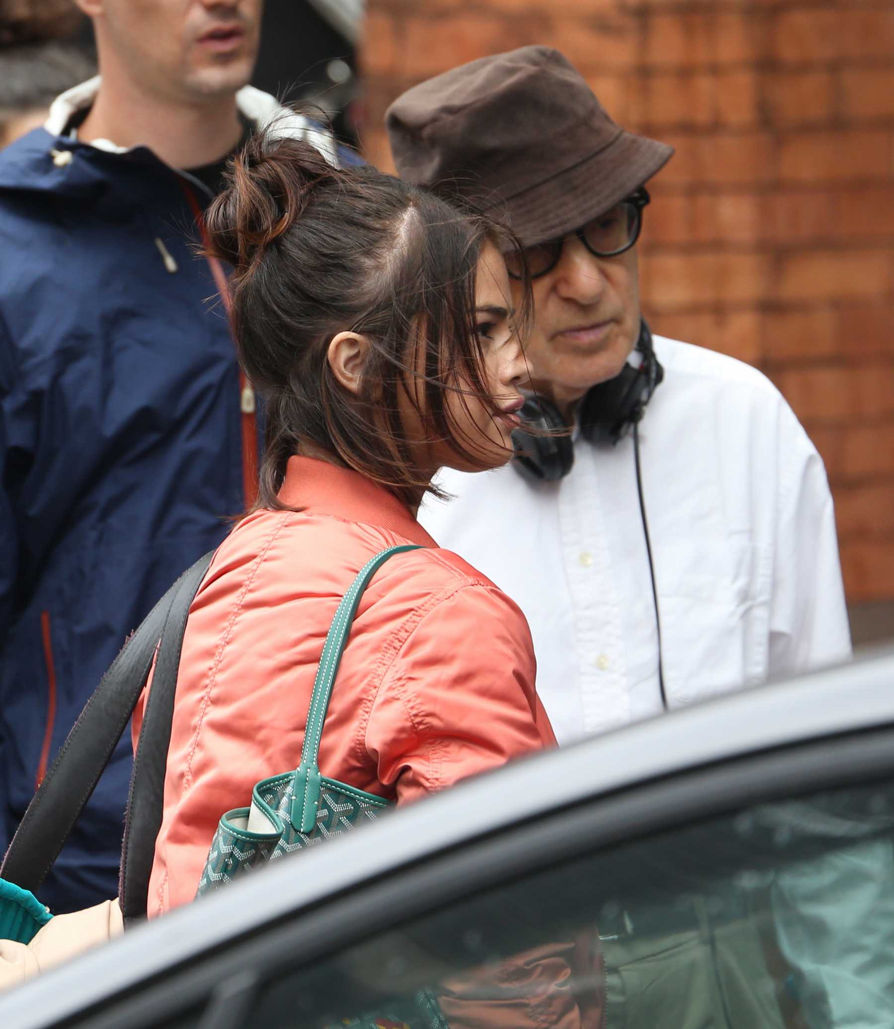 Selena_Gomez_-_Filming_Woody_Allen_film_with_her_puppy_in_NYC_on_September_19-50.jpg