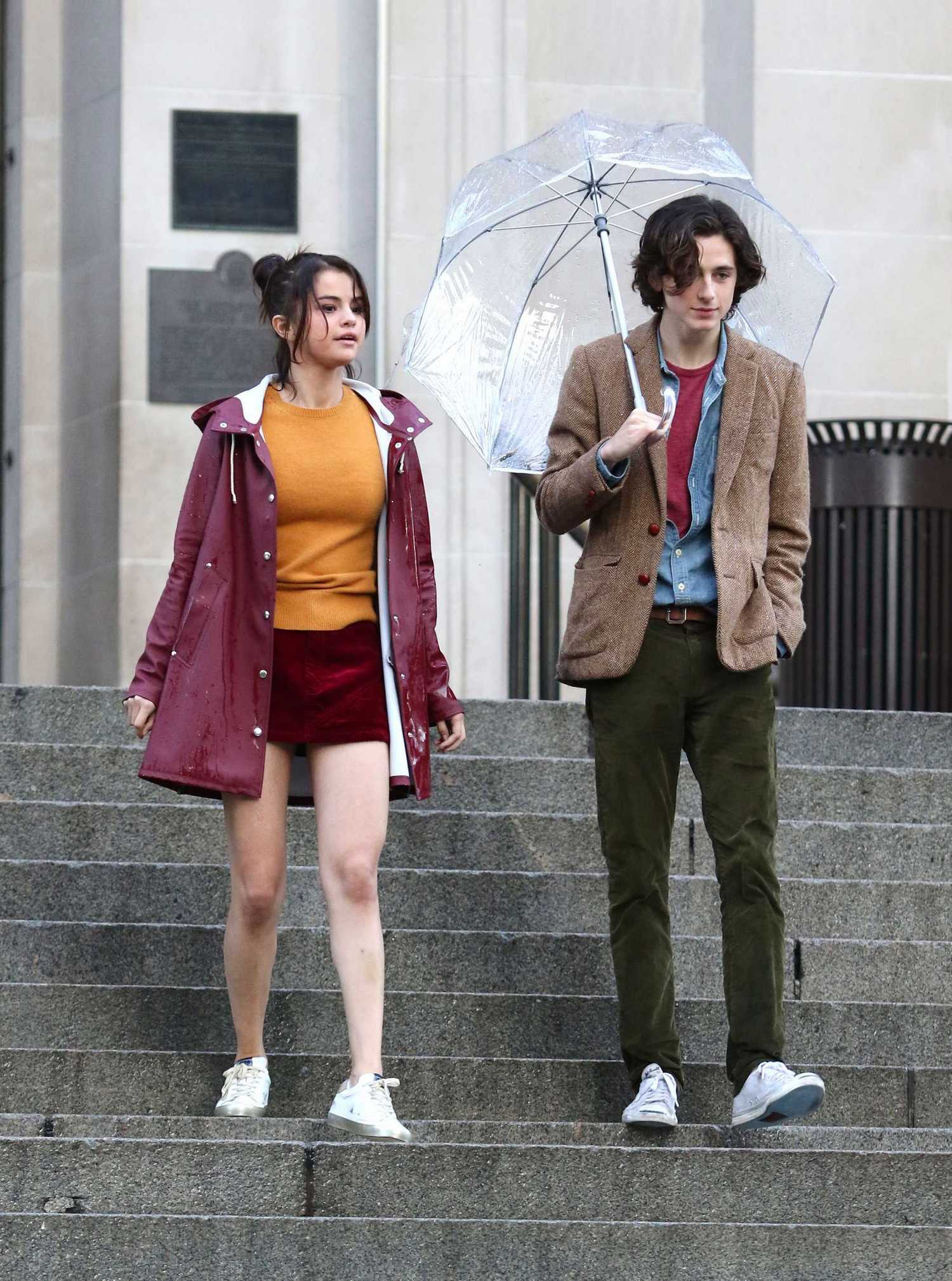 Selena_Gomez_-_Filming_Woody_Allen_in_NYC_on_October_3-12.jpg