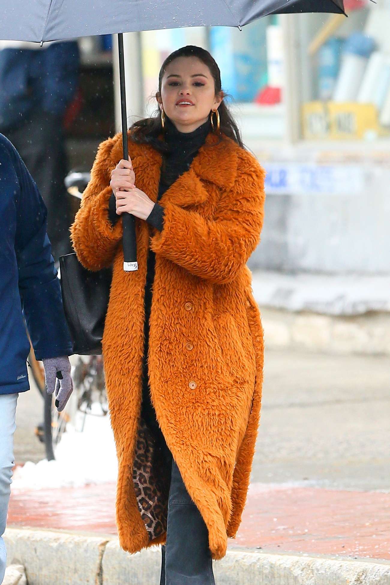 Selena_Gomez_-_Filming__Only_Murders_In_The_Building__in_Queens2C_New_York_02232021_05.jpg