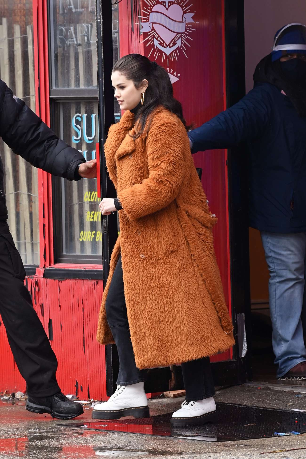 Selena_Gomez_-_Filming__Only_Murders_In_The_Building__in_Queens2C_New_York_02232021_12.jpg