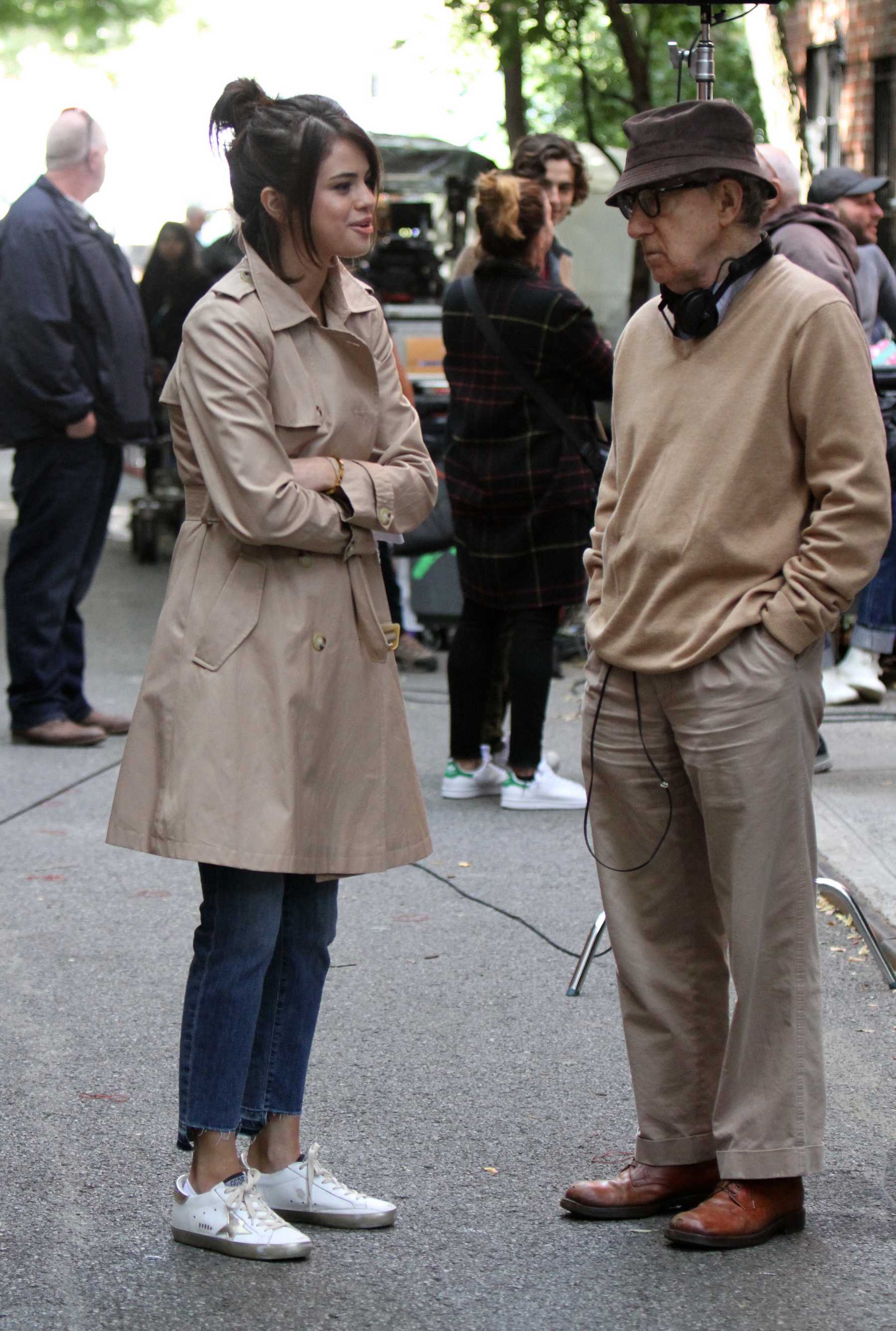 Selena_Gomez_-_Filming_new_Woody_Allen_movie_in_NYC_on_September_11-22.jpg