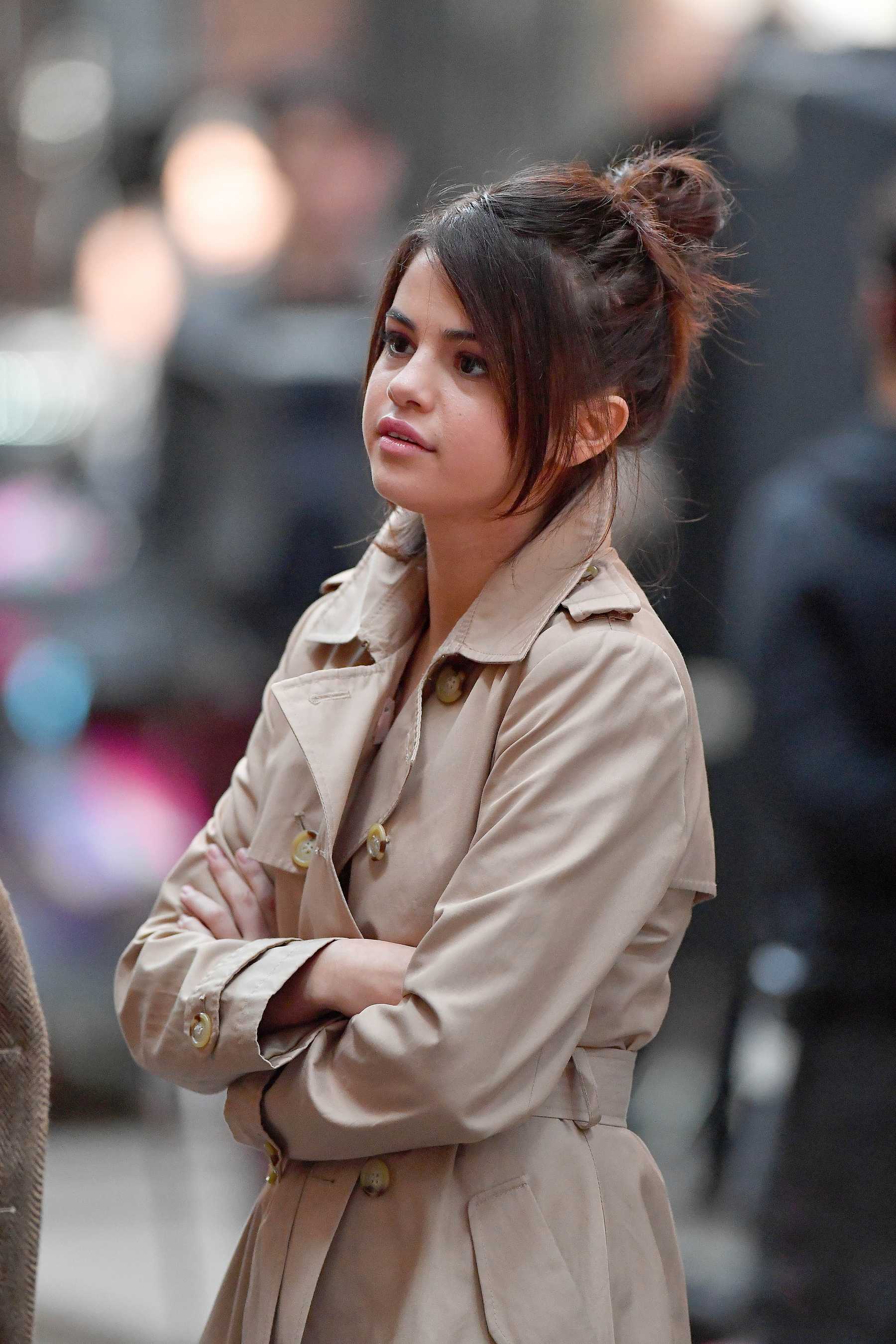 Selena_Gomez_-_Filming_new_Woody_Allen_movie_in_NYC_on_September_11-57.jpg