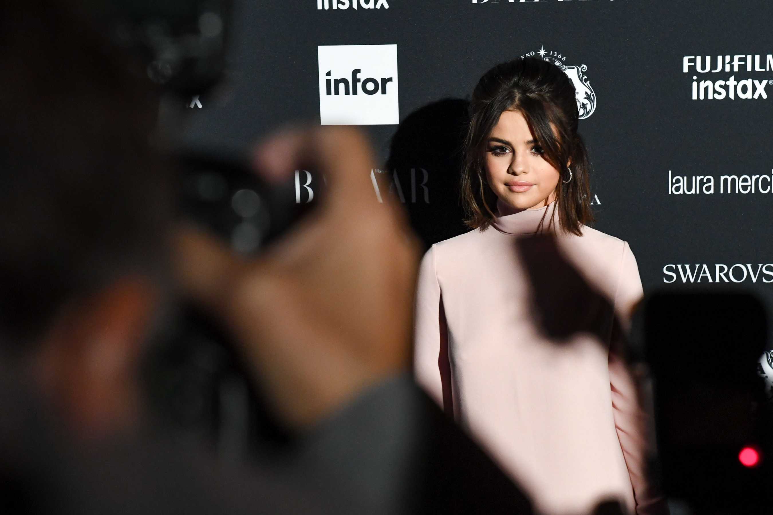 Selena_Gomez_-_Harper_s_Bazaar_Icons_Party_on_September_8-53.jpg