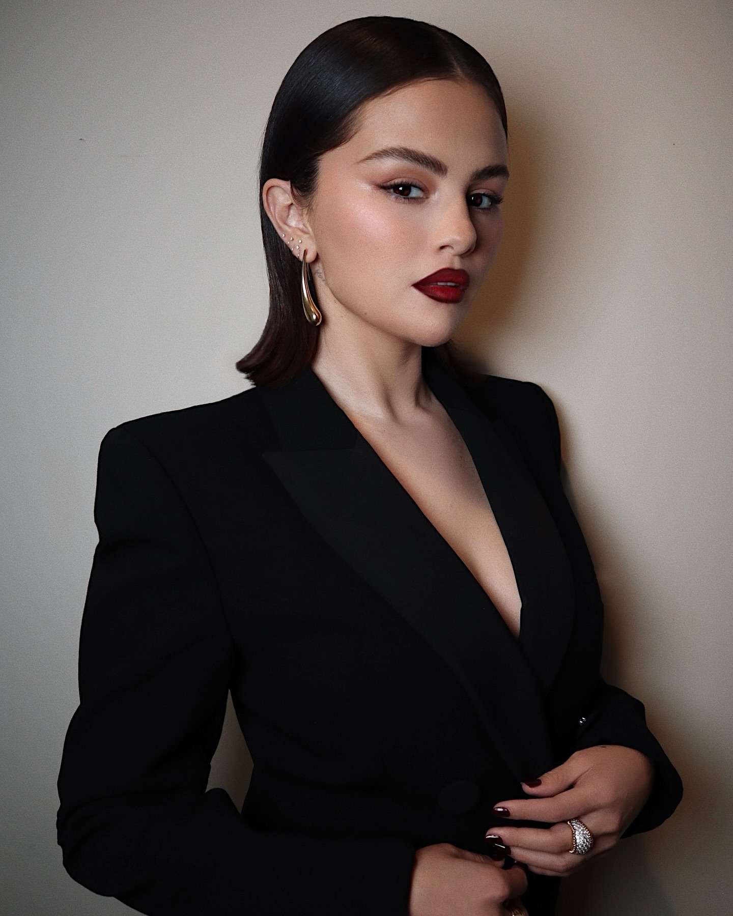 Selena_Gomez_-_Hung_Vanngo_photoshoot2C_December_2024_03.jpg