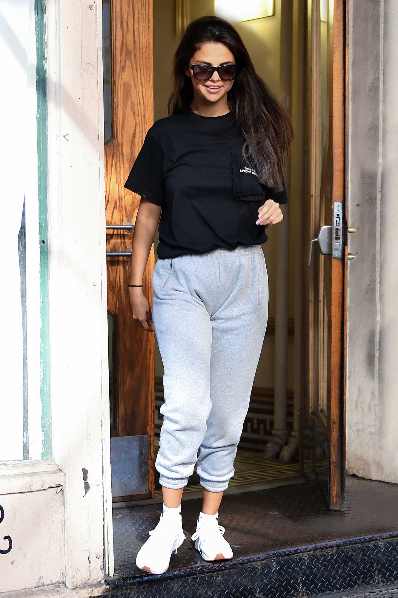 Selena_Gomez_-_In_NYC_July_102C_2018-01.jpg