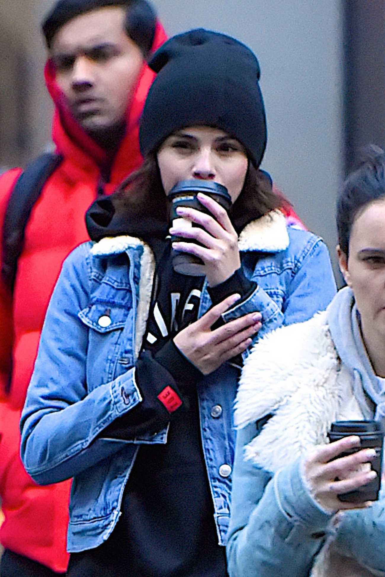 Selena_Gomez_-_In_New_York_City_on_January_7-01.jpg