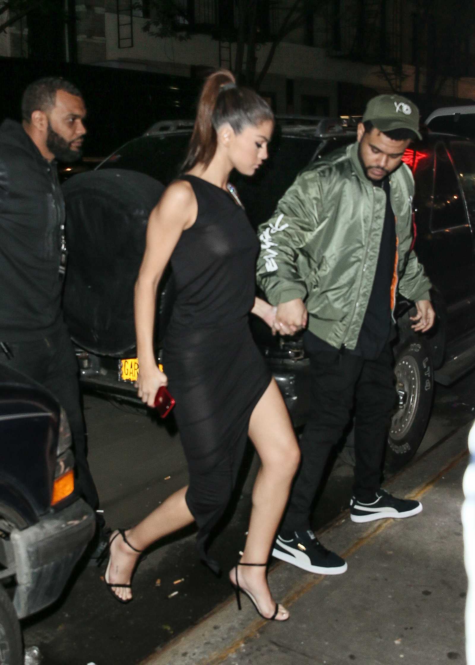Selena_Gomez_-_In_New_York_on_June_6-02.jpg