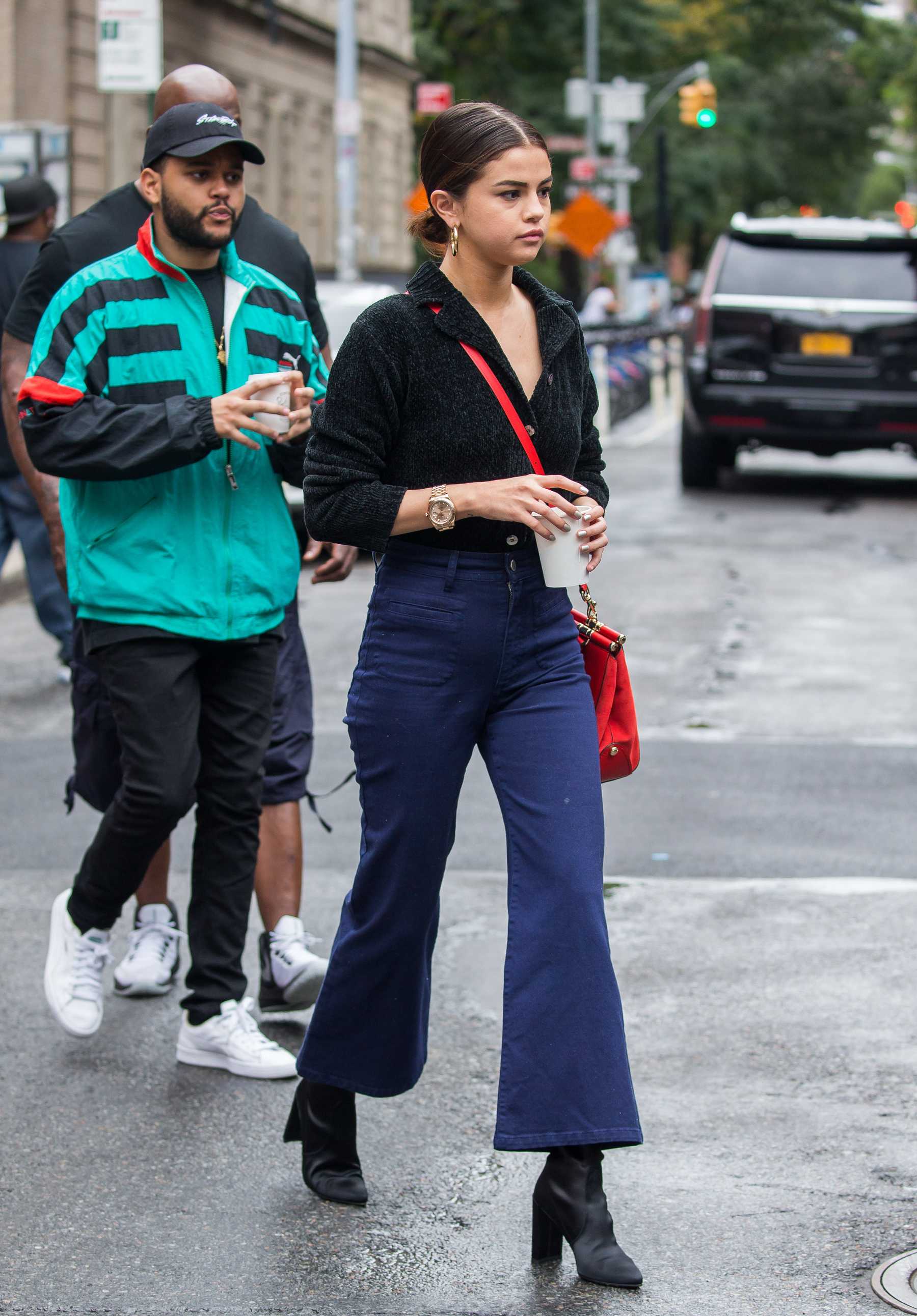 Selena_Gomez_-_In_West_Village2C_NYC_on_September_3-02.jpg