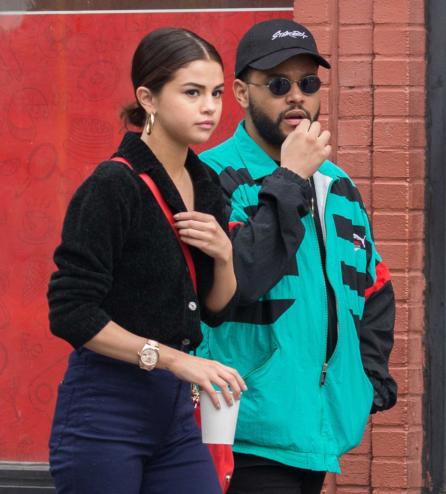 Selena_Gomez_-_In_West_Village2C_NYC_on_September_3-13.jpg