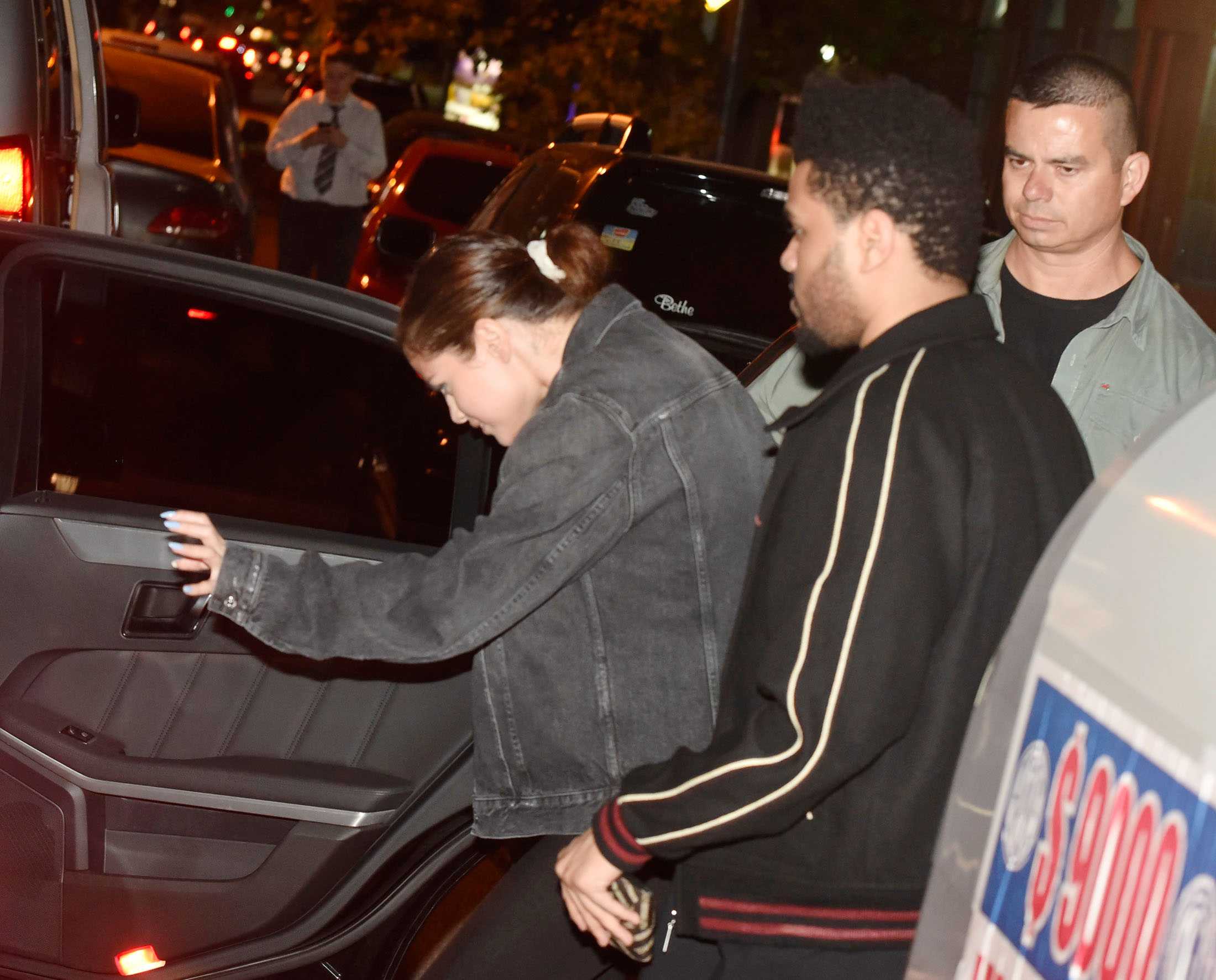 Selena_Gomez_-_Leaving_Boris_Jazz_Club_with_The_Weeknd_in_Palermo2C_Buenos_Aires_March_28-04.jpg