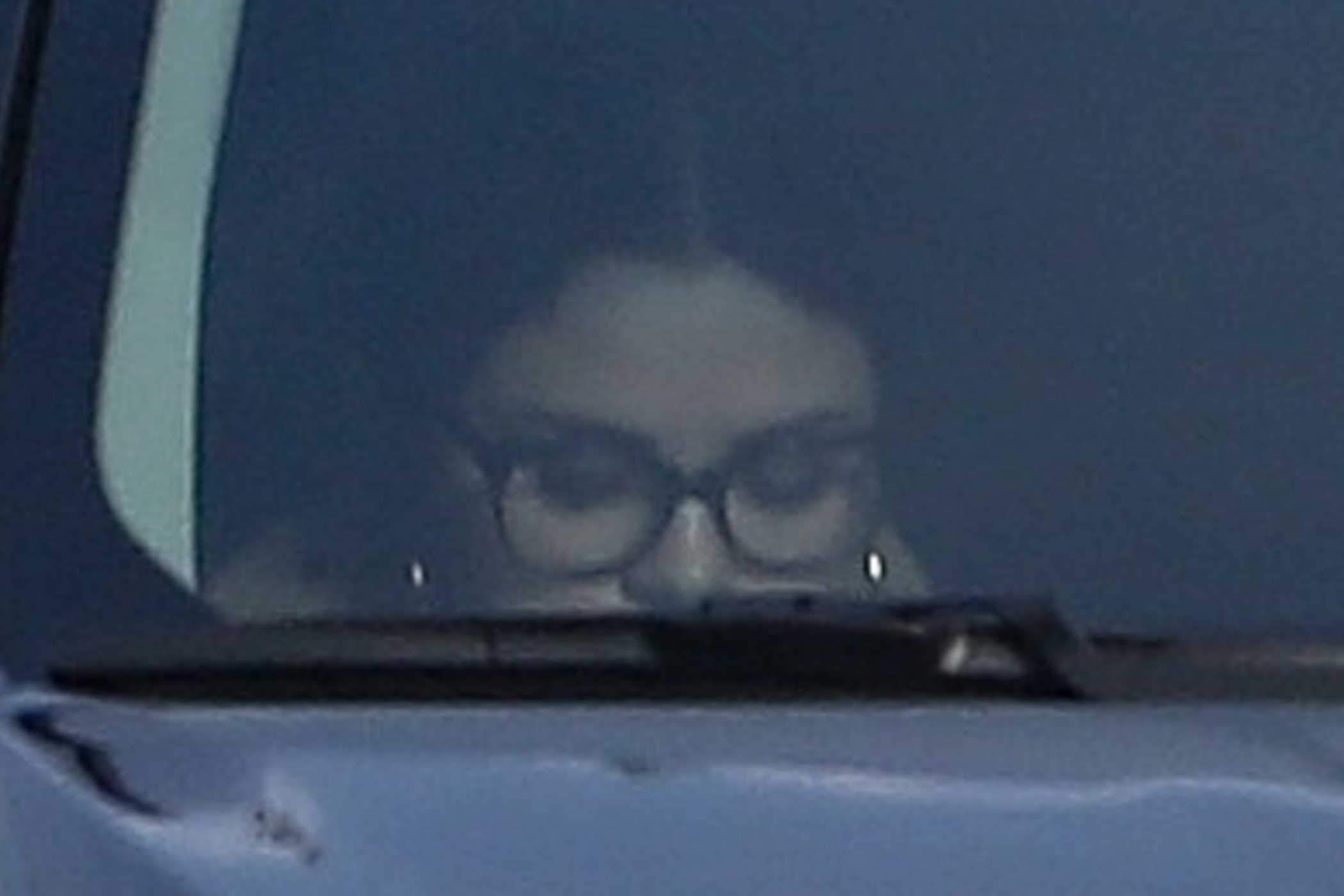 Selena_Gomez_-_Leaving_the_dance_studio_in_Burbank_November_142C_2019-02.jpg