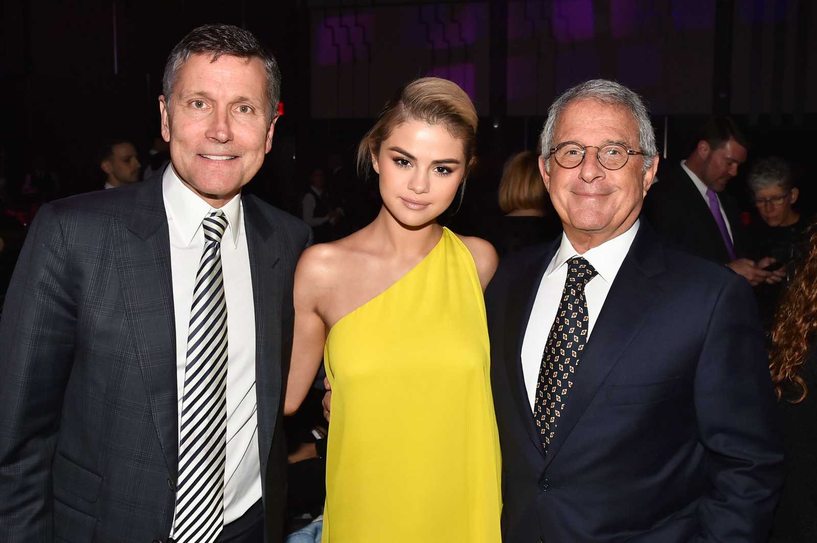 Selena_Gomez_-_Lupus_Research_Alliance__Breaking_Through_Lupus_Gala__on_November_20-10.jpg