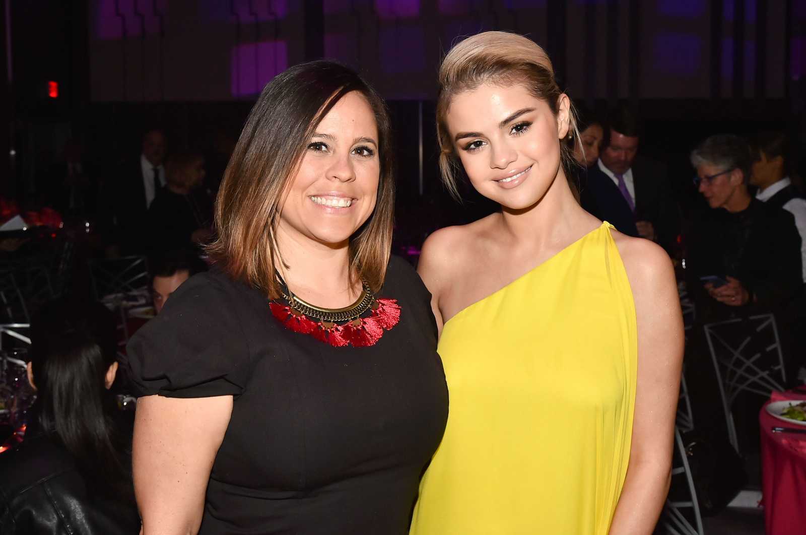 Selena_Gomez_-_Lupus_Research_Alliance__Breaking_Through_Lupus_Gala__on_November_20-13.jpg