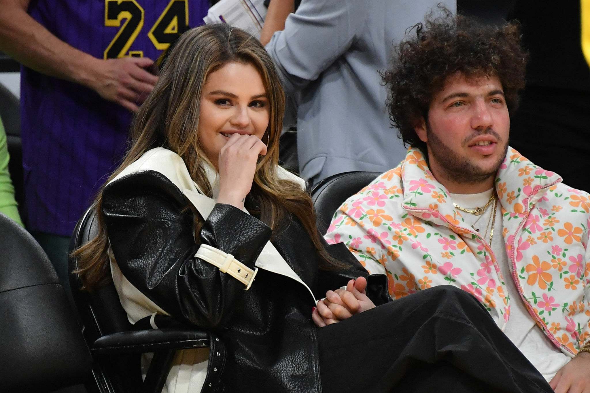 Selena_Gomez_-_Miami_Heat_v_Los_Angeles_Lakers_at_Crypto_com_Arena_in_Los_Angeles_January_32C_202404.jpg