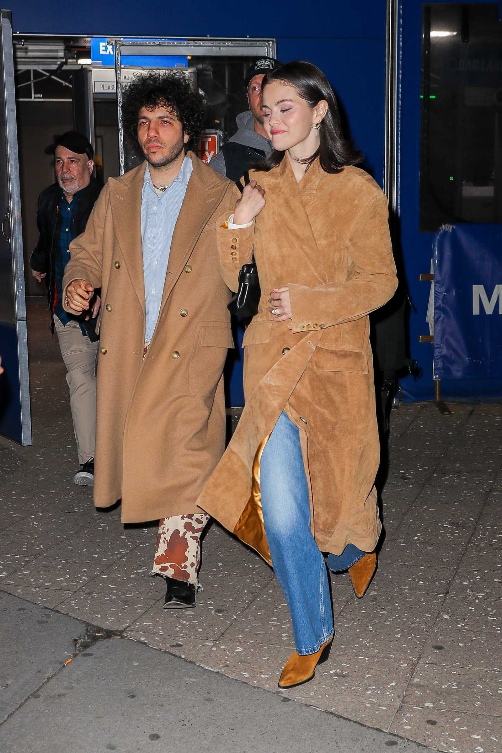 Selena_Gomez_-_N_Y__KnicksBoston_Celtics_NBA_game_at_Madison_Square_Garden2C_New_York_City_-_April_82C_2025-03.jpg