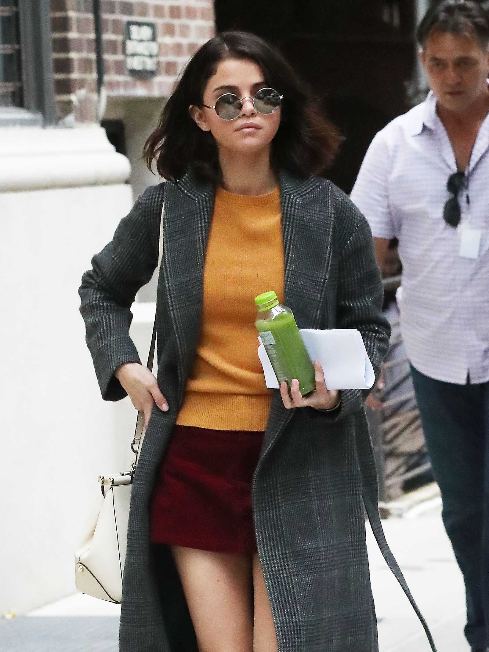 Selena_Gomez_-_On_the_set_of_Woody_Allen_film_in_NYC_on_September_14-32.jpg
