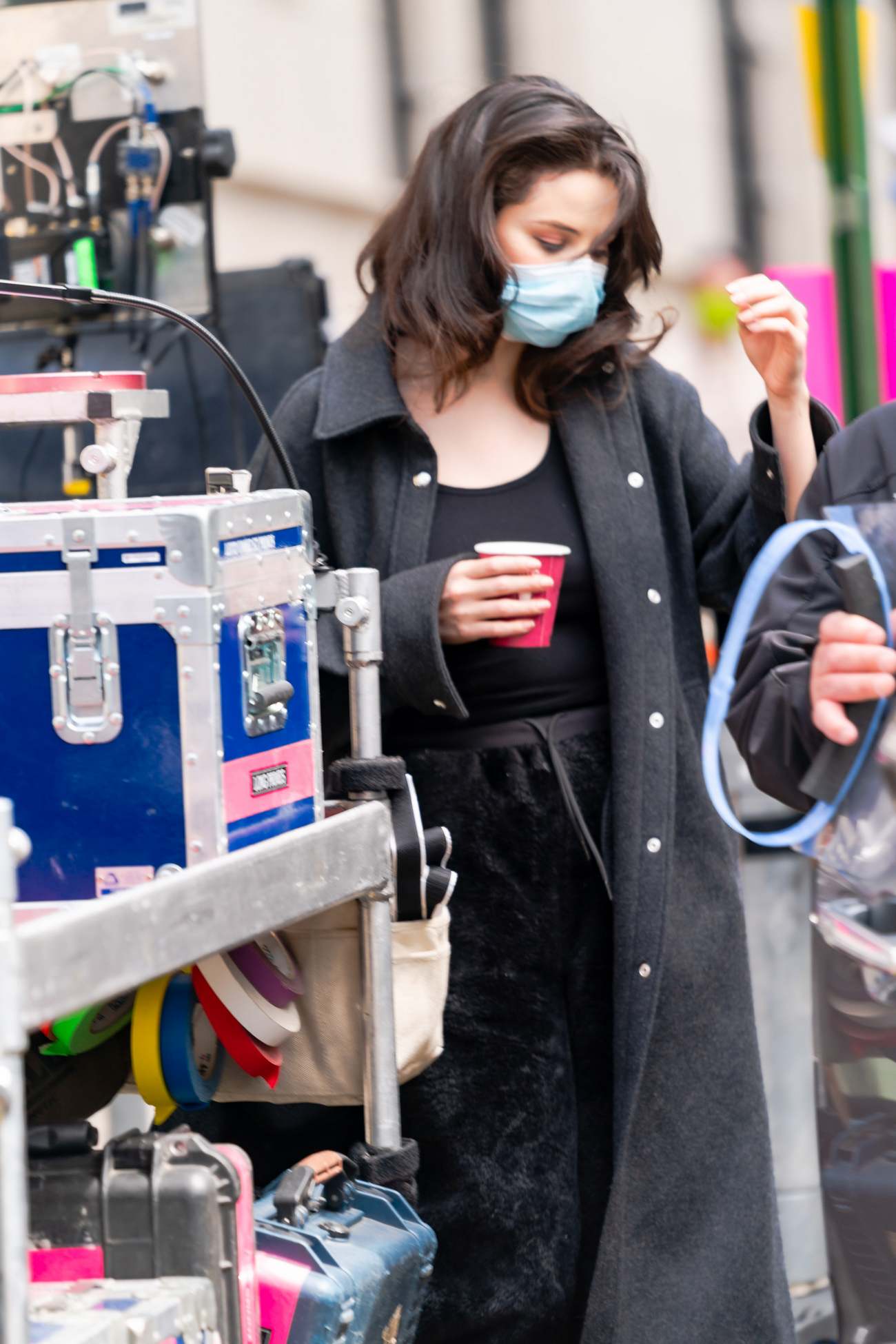 Selena_Gomez_-_On_the_set_of__Only_Murders_in_the_Building__in_New_York_April_92C_2021_06.jpg