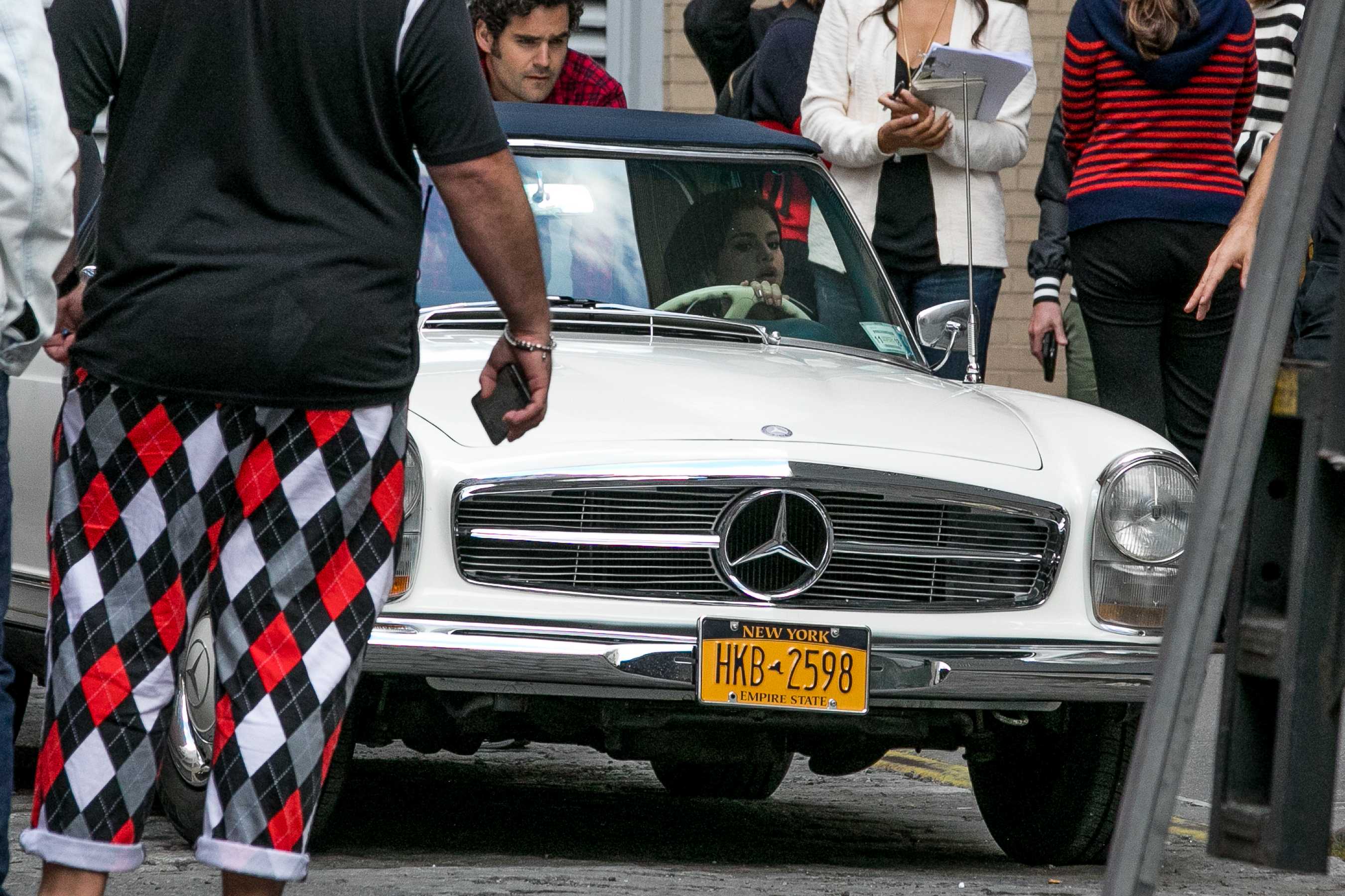 Selena_Gomez_-_On_the_set_of_a_photoshoot_in_NYC_on_September_9-04.jpg