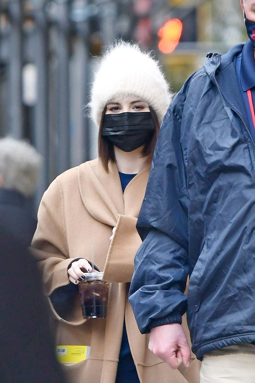 Selena_Gomez_-_Only_Murders_in_the_Building_season_2_in_New_York_City2C_1207202106.jpg