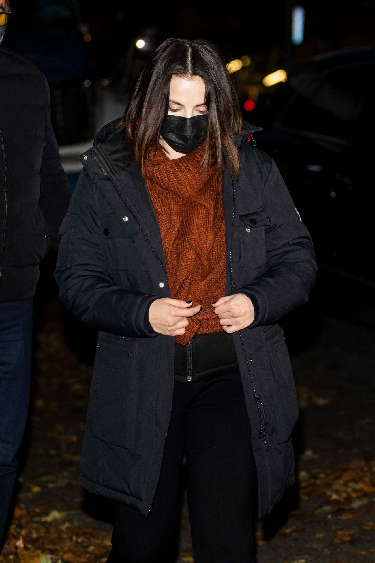 Selena_Gomez_-_Only_Murders_in_the_Building_season_2_in_New_York_City2C_1207202109.jpg