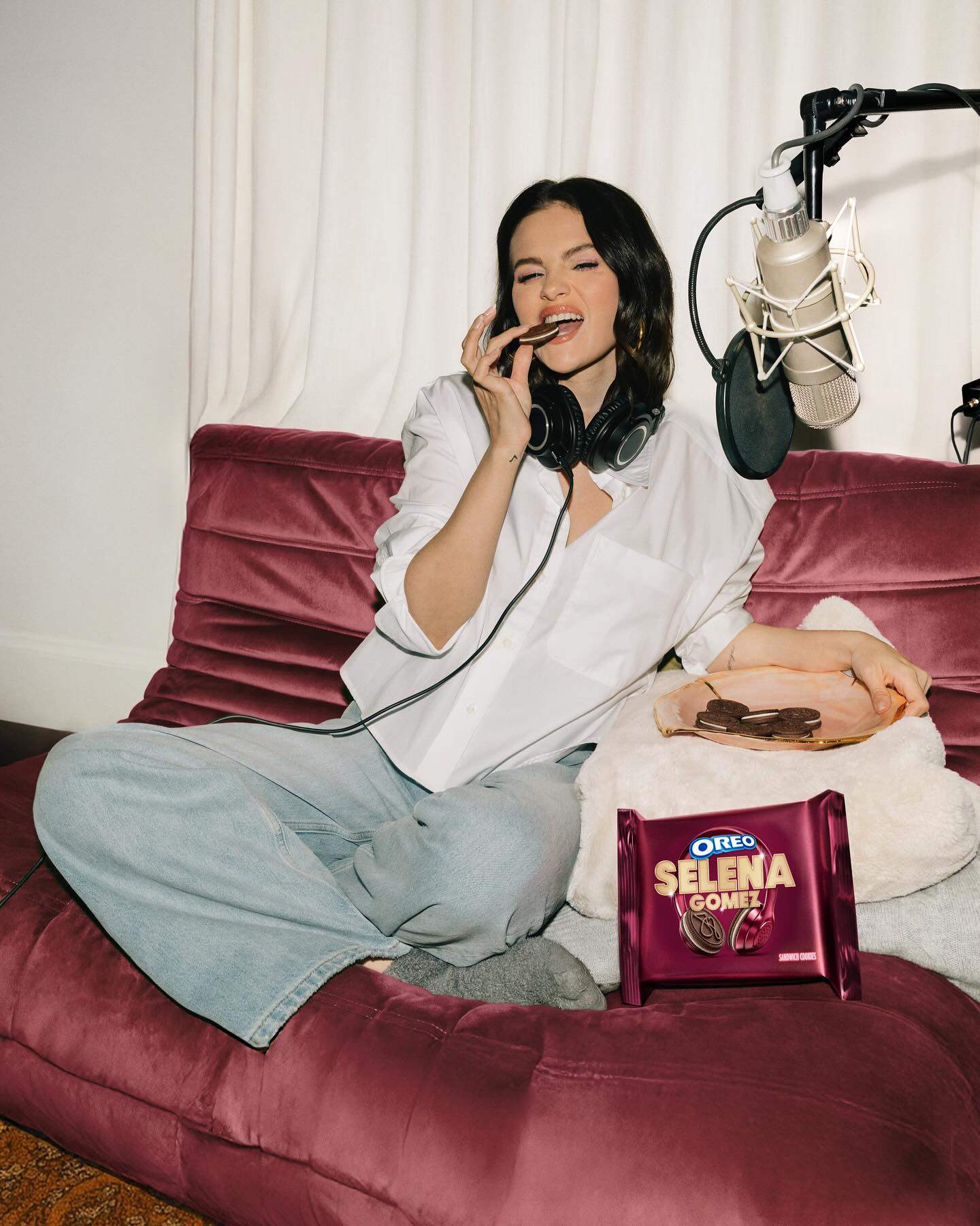 Selena_Gomez_-_Oreo_campaign2C_2025_03.jpg