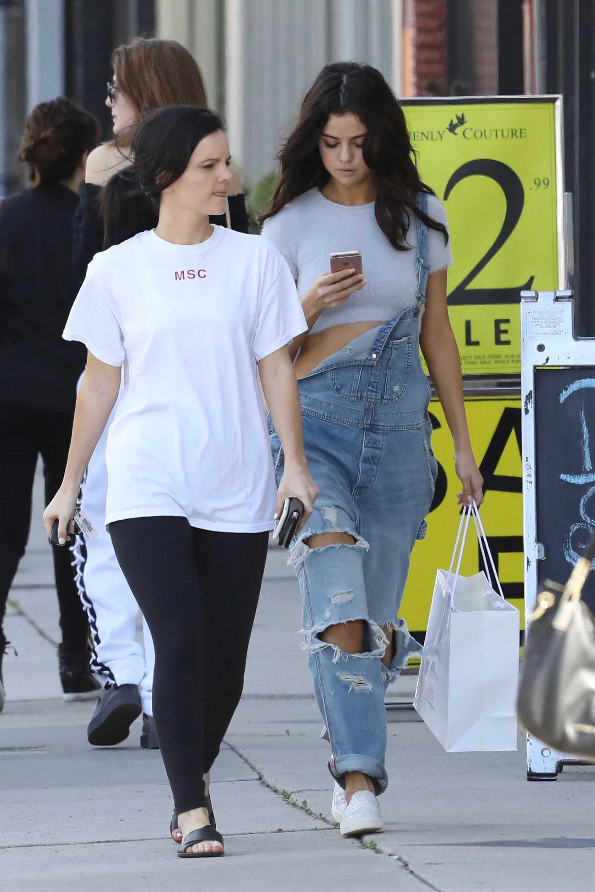 Selena_Gomez_-_Out_and_about_in_Los_Angeles_on_Feb_11-19.jpg