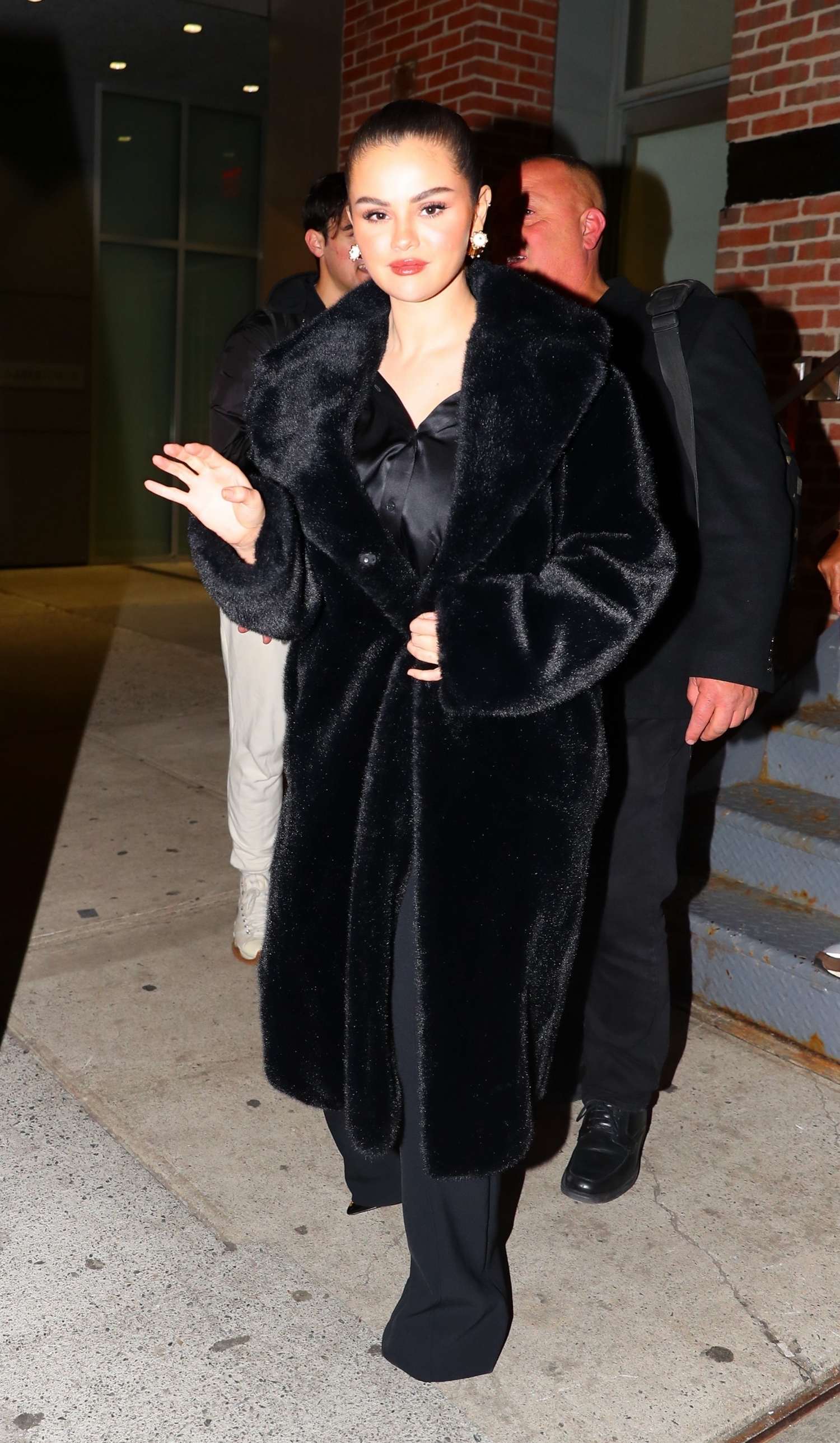 Selena_Gomez_-_Out_in_New_York_March_292C_202301.jpg