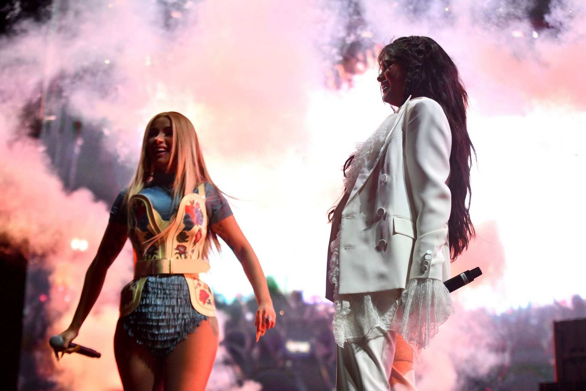 Selena_Gomez_-_Performs_onstage_on_the_Outdoor_Stage_at_Coachella_in_Indio2C_CA_April_122C_2019-02.jpg