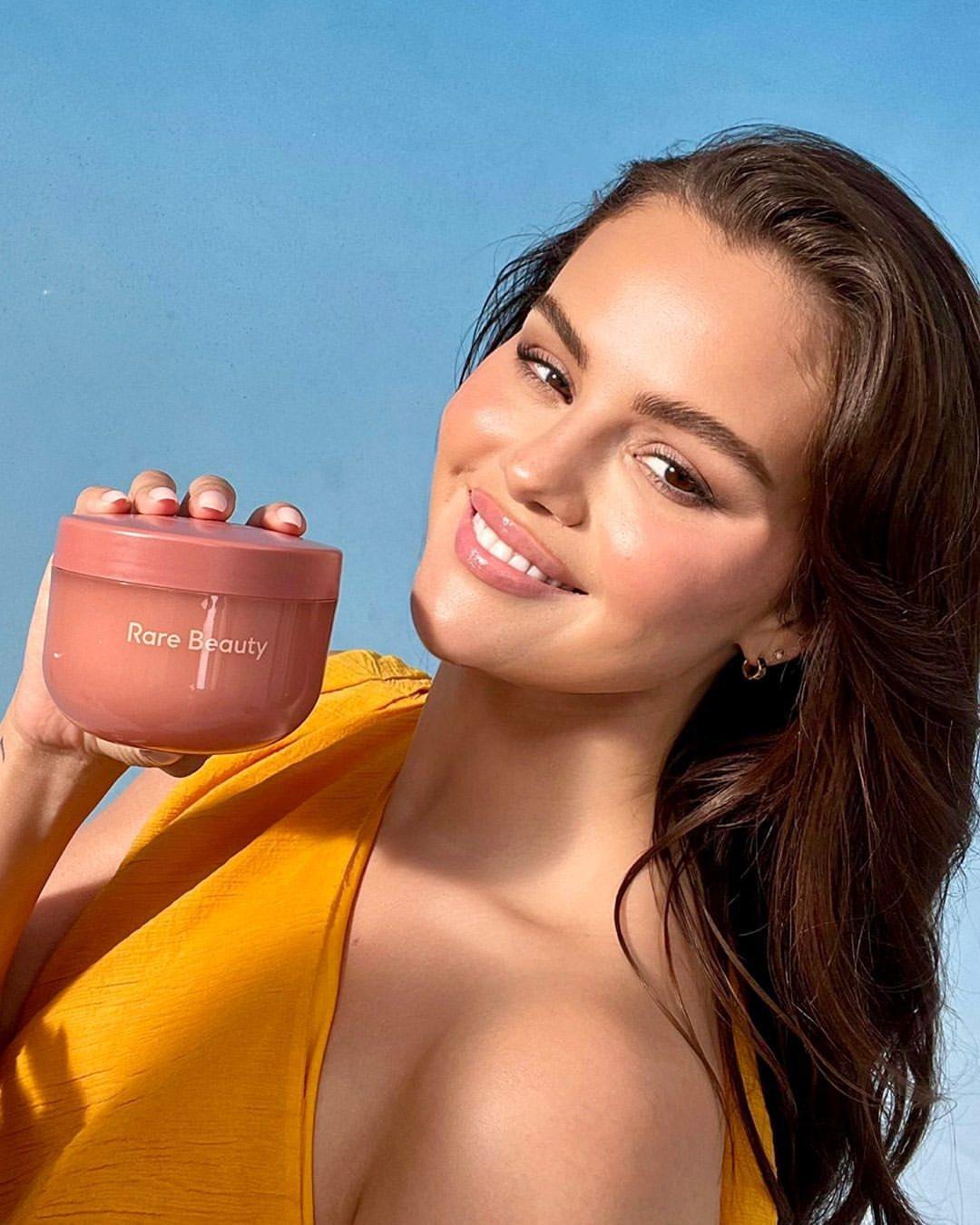Selena_Gomez_-_Rare_Beauty27s_Awaken_Confidence_Body_Collection_28202429_05.jpg