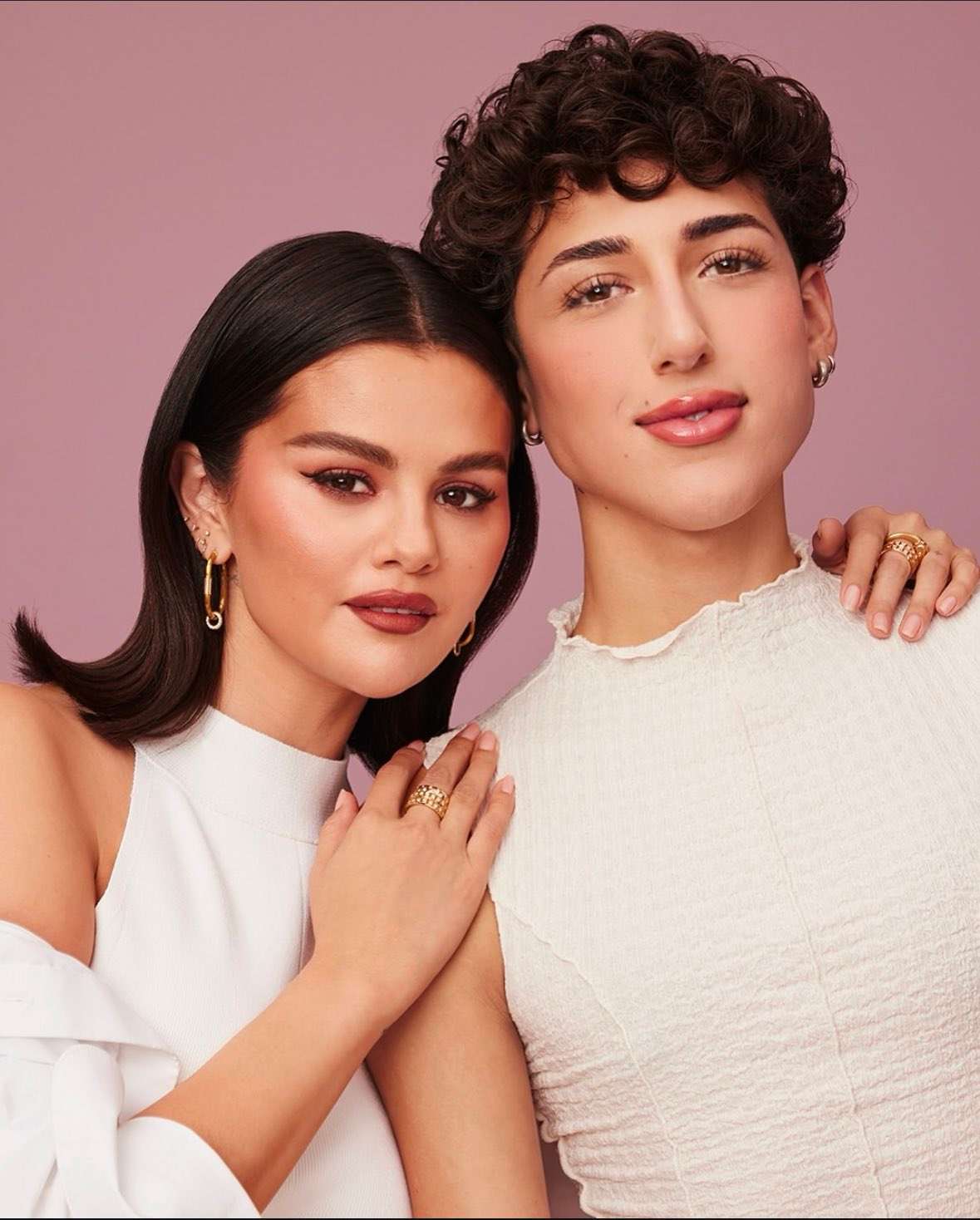 Selena_Gomez_-_Rare_Beauty_Soft_Pinch_Liquid_Contour_28January_202529_03.jpg
