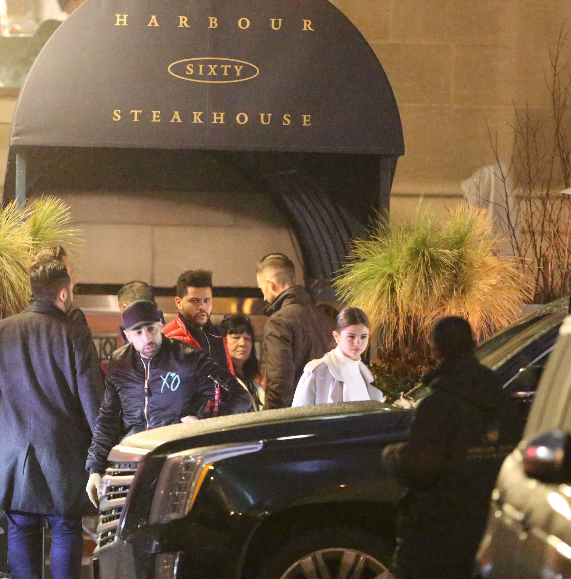 Selena_Gomez_-_Returns_to_Toronto_for_her_beau_The_Weeknd_on_March_18-25.jpg