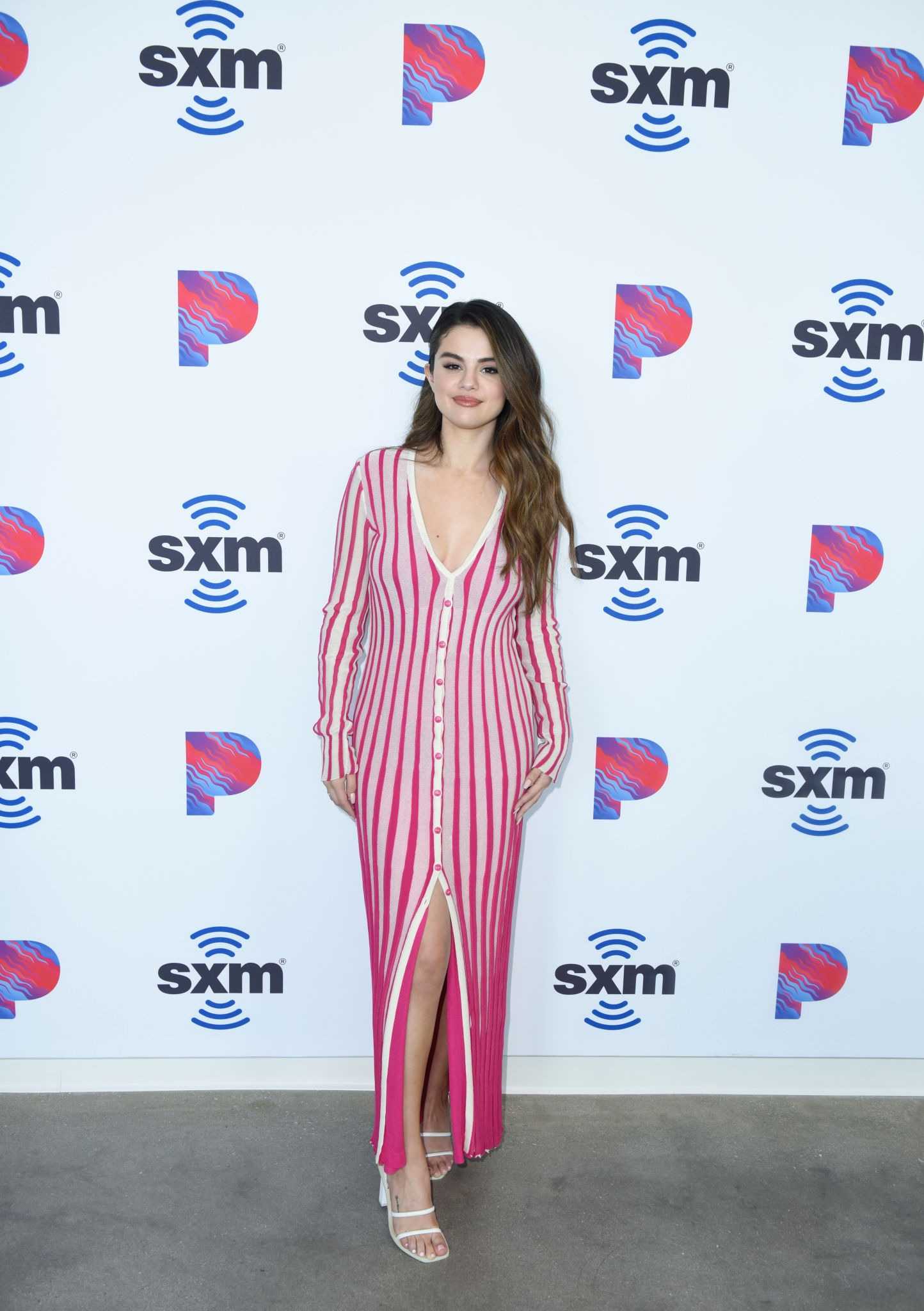 Selena_Gomez_-_SiriusXM_Hollywood_Studios_in_Los_Angeles2C_CA_10242019-05.jpg